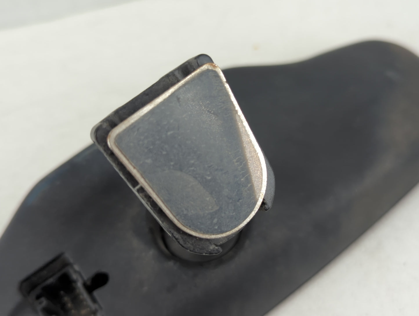 2008-2010 Cadillac Cts Interior Rear View Mirror Replacement OEM P/N:E11025898 Fits OEM Used Auto Parts - Oemusedautoparts1.com