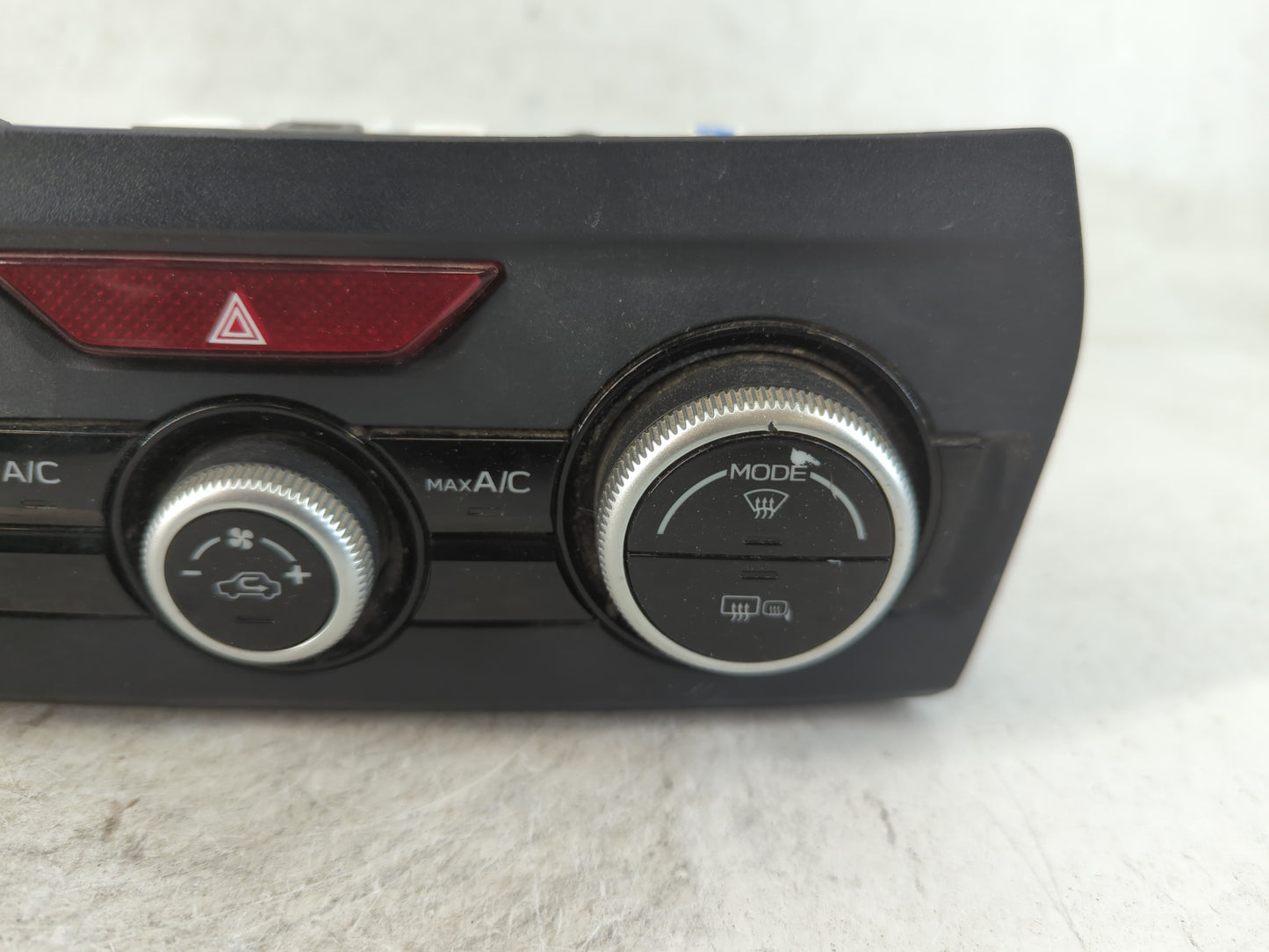 2018 Subaru Xv Crosstrek Climate Control Module Temperature AC/Heater Replacement P/N:72311FL710 Fits OEM Used Auto Parts - Oemusedautoparts1.com