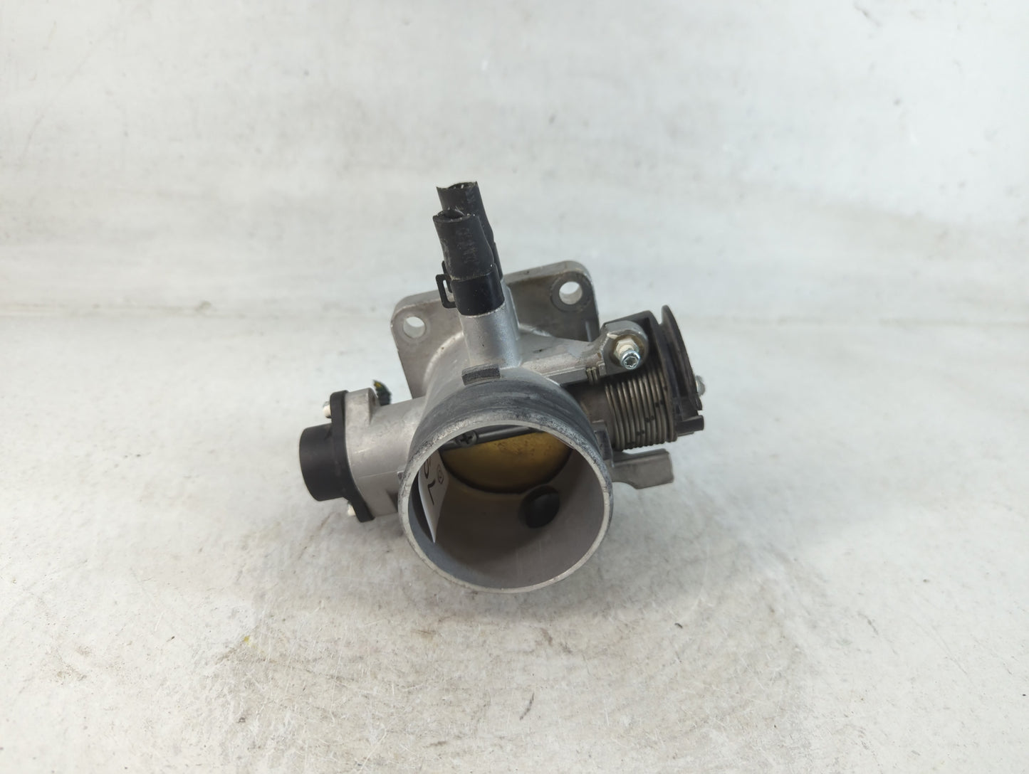 2006-2011 Hyundai Accent Throttle Body P/N:35100-26860 35170-26900 Fits Fits 2006 2007 2008 2009 2010 2011 OEM Used Auto Parts - Oemusedautoparts1.com