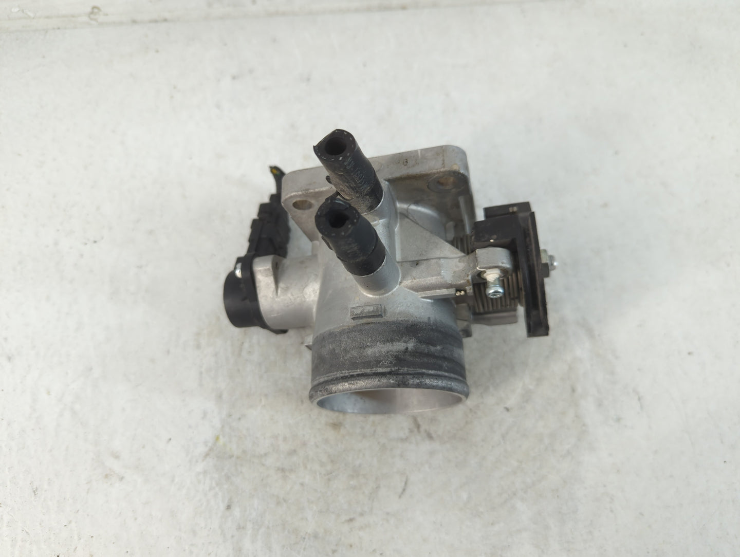 2006-2011 Hyundai Accent Throttle Body P/N:35100-26860 35170-26900 Fits Fits 2006 2007 2008 2009 2010 2011 OEM Used Auto Parts - Oemusedautoparts1.com