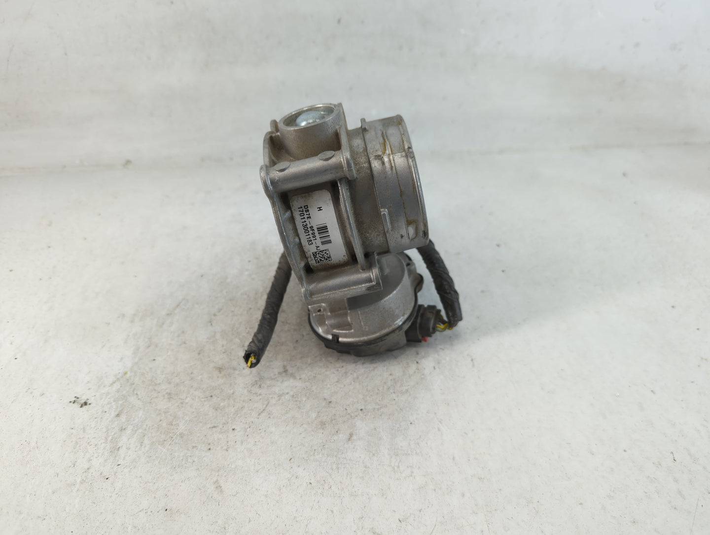 2013-2020 Ford Fusion Throttle Body P/N:DS7E-9F991-AJ Fits Fits 2013 2014 2015 2016 2017 2018 2019 2020 2021 2022 OEM Used Auto Parts - Oemusedautoparts1.com