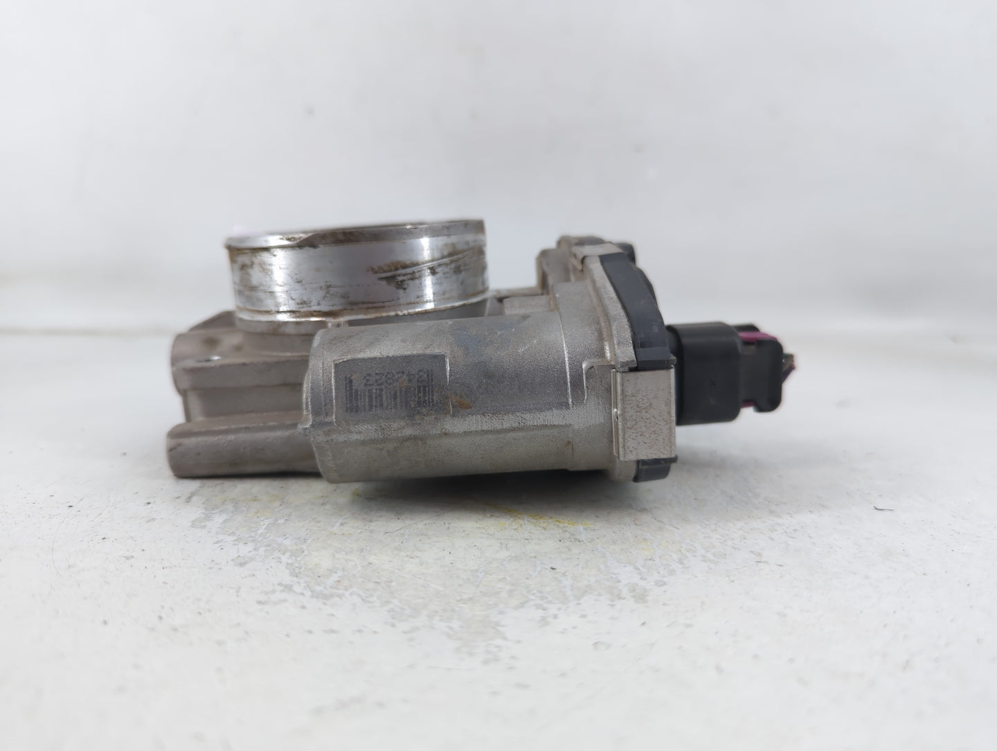 2009 Chevrolet Traverse Throttle Body P/N:995AA2823C Fits Fits 2007 2008 2010 2011 OEM Used Auto Parts - Oemusedautoparts1.com