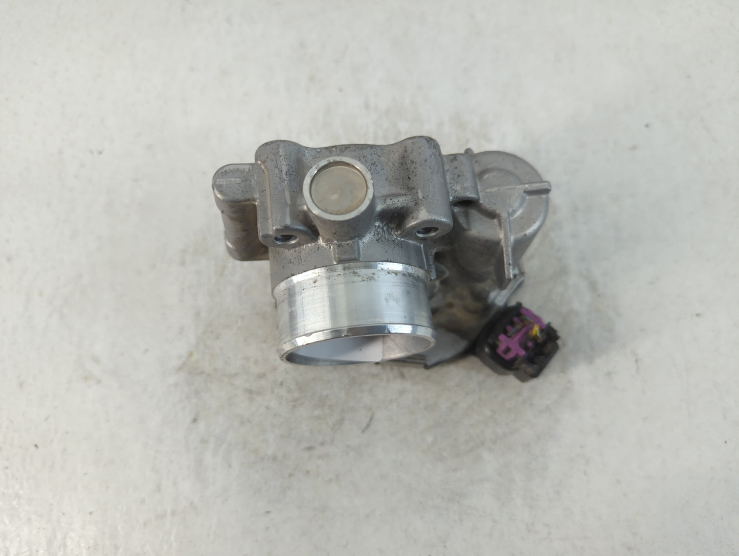 2011-2015 Chevrolet Volt Throttle Body P/N:55 581682 Fits Fits 2011 2012 2013 2014 2015 2016 OEM Used Auto Parts - Oemusedautoparts1.com