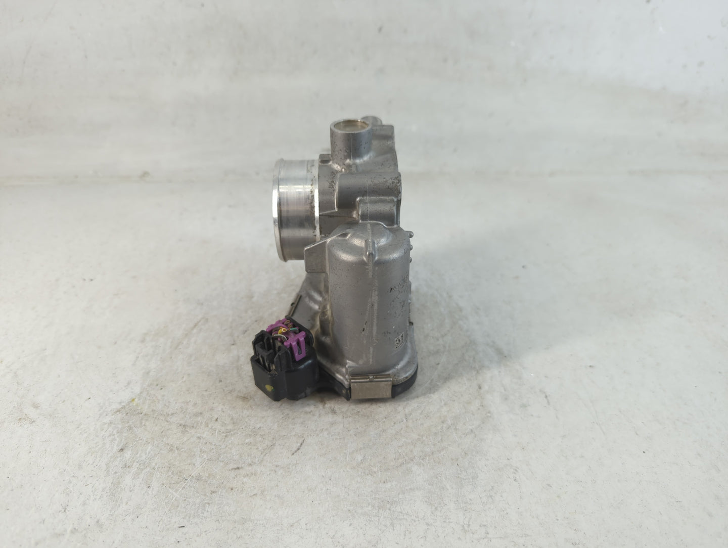 2011-2015 Chevrolet Volt Throttle Body P/N:55 581682 Fits Fits 2011 2012 2013 2014 2015 2016 OEM Used Auto Parts - Oemusedautoparts1.com