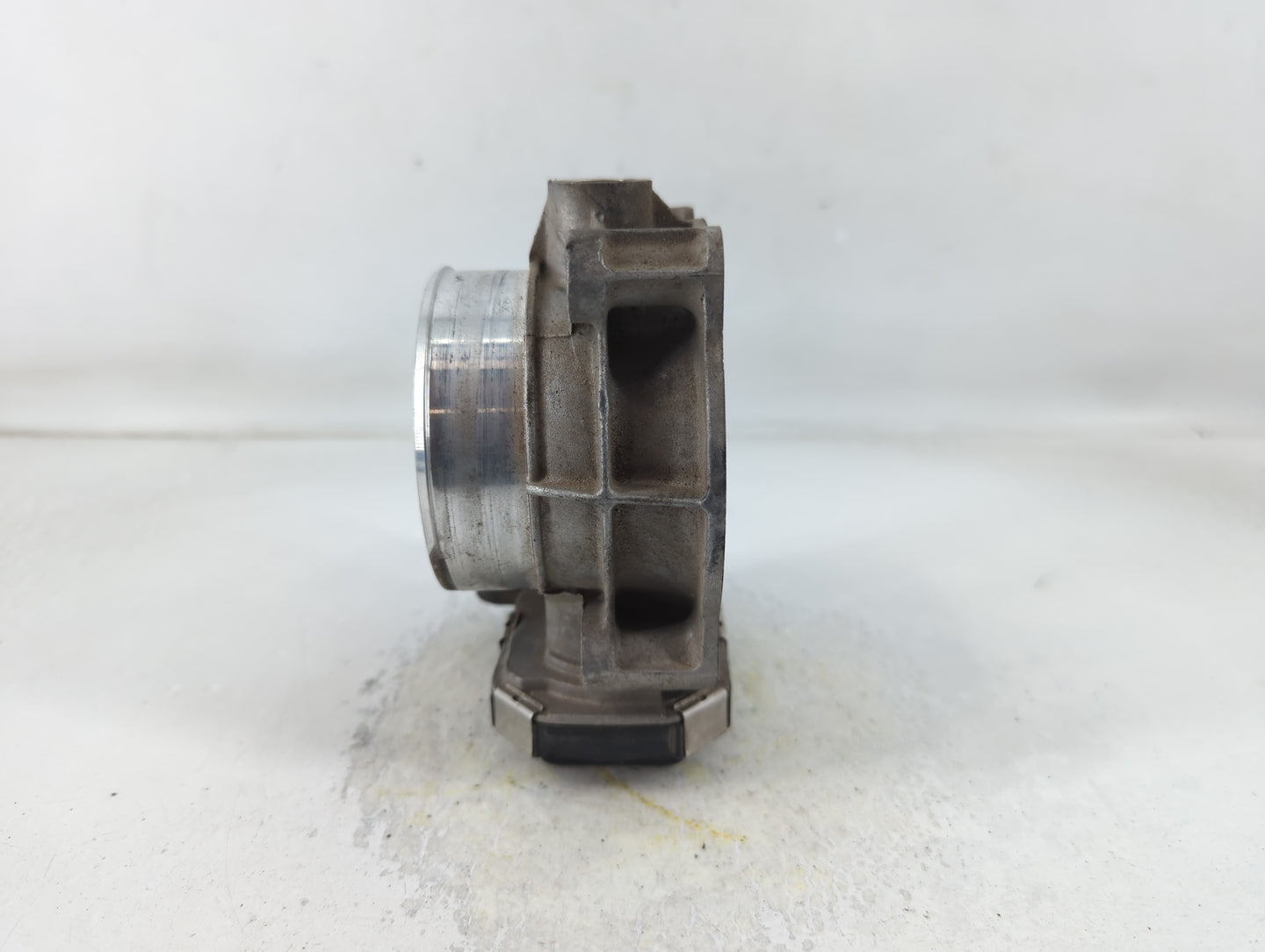 2012-2015 Chevrolet Camaro Throttle Body P/N:12632172BA Fits Fits 2012 2013 2014 2015 2016 2017 2018 2019 2020 2021 2022 OEM Used Auto Parts - Oemusedautoparts1.com