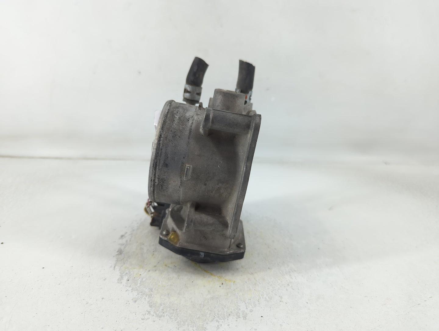2007-2016 Toyota Sienna Throttle Body P/N:22030-0P050 Fits OEM Used Auto Parts - Oemusedautoparts1.com