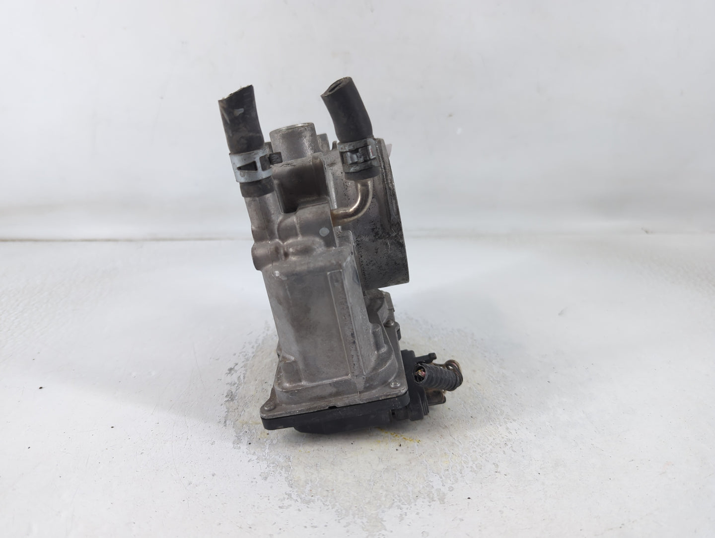 2007-2016 Toyota Sienna Throttle Body P/N:22030-0P050 Fits OEM Used Auto Parts - Oemusedautoparts1.com