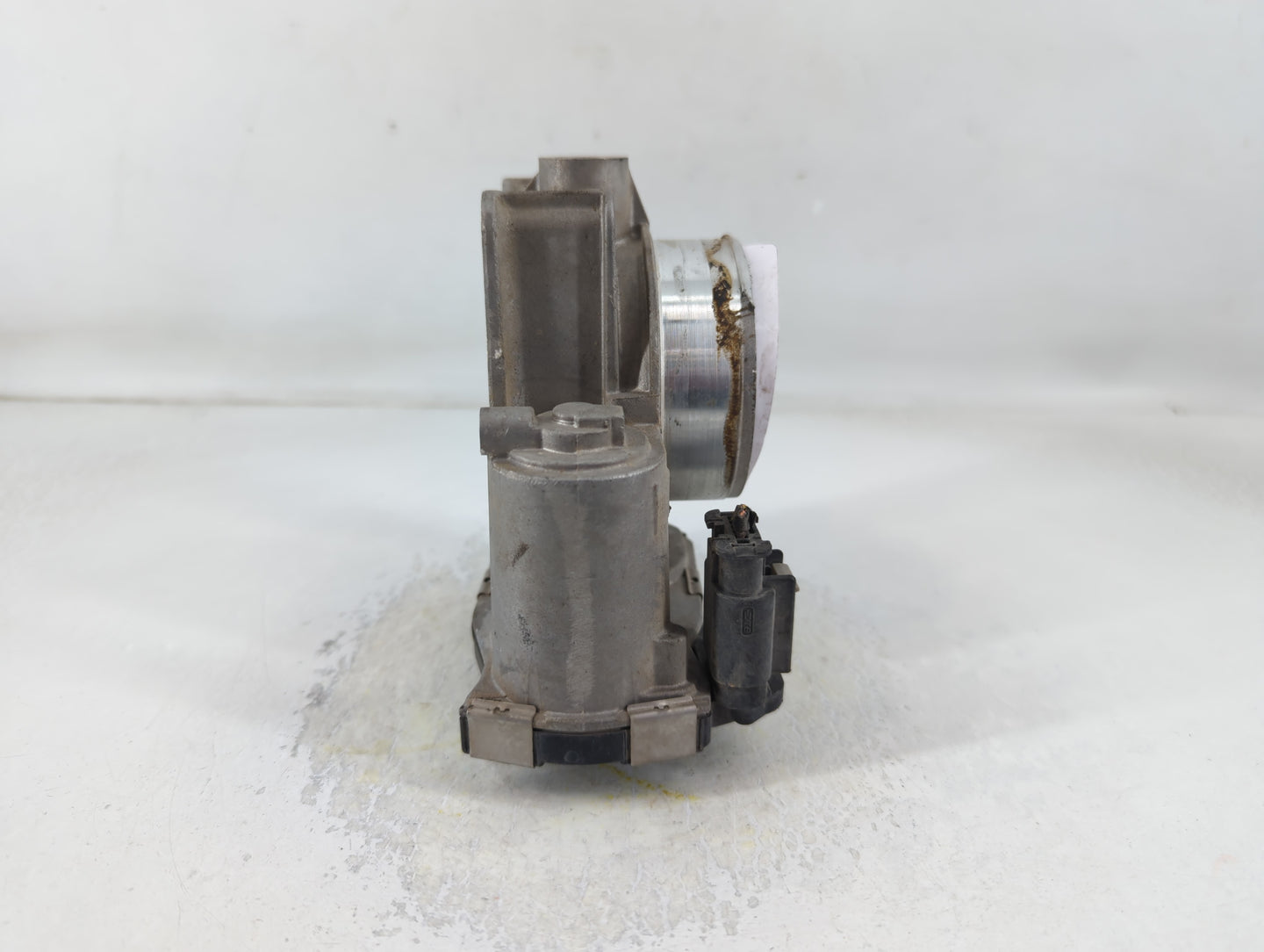 2016-2019 Chevrolet Impala Throttle Body P/N:12670839AA Fits Fits 2016 2017 2018 2019 2020 2021 2022 OEM Used Auto Parts - Oemusedautoparts1.com