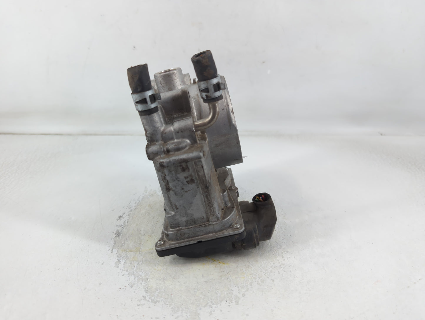 2008-2016 Toyota Highlander Throttle Body P/N:22030-31030 Fits OEM Used Auto Parts - Oemusedautoparts1.com