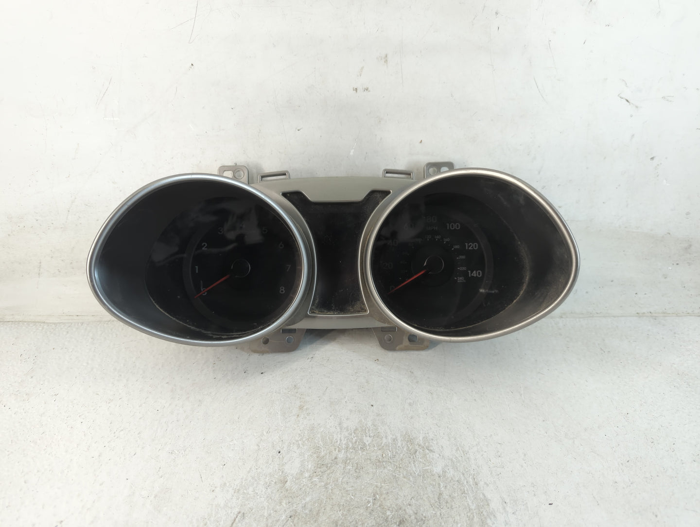 2012-2015 Hyundai Veloster Instrument Cluster Speedometer Gauges P/N:94011-2V331PD5 Fits Fits 2012 2013 2014 2015 OEM Used Auto Parts - Oemusedautoparts1.com