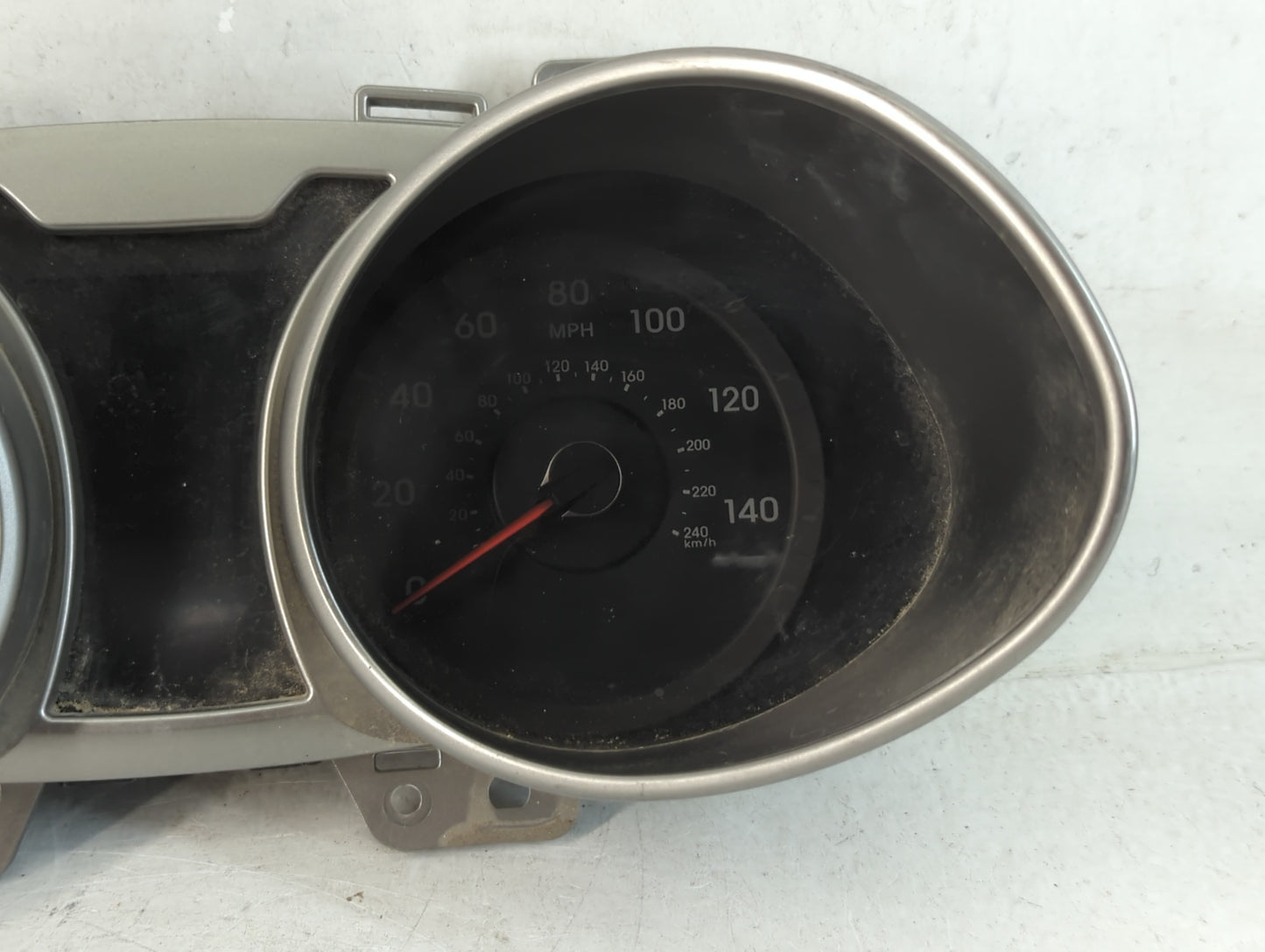 2012-2015 Hyundai Veloster Instrument Cluster Speedometer Gauges P/N:94011-2V331PD5 Fits Fits 2012 2013 2014 2015 OEM Used Auto Parts - Oemusedautoparts1.com