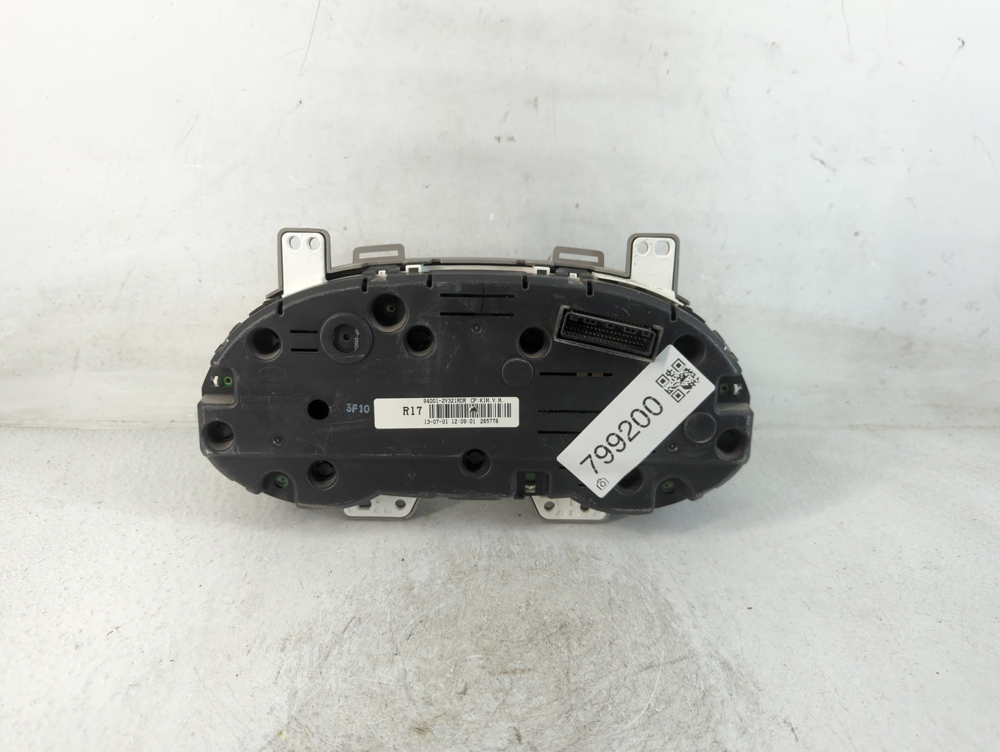 2012-2015 Hyundai Veloster Instrument Cluster Speedometer Gauges P/N:94011-2V331PD5 Fits Fits 2012 2013 2014 2015 OEM Used Auto Parts - Oemusedautoparts1.com