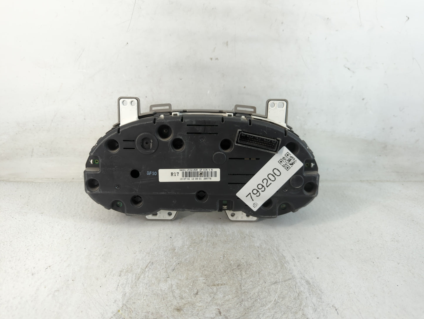 2012-2015 Hyundai Veloster Instrument Cluster Speedometer Gauges P/N:94011-2V331PD5 Fits Fits 2012 2013 2014 2015 OEM Used Auto Parts - Oemusedautoparts1.com