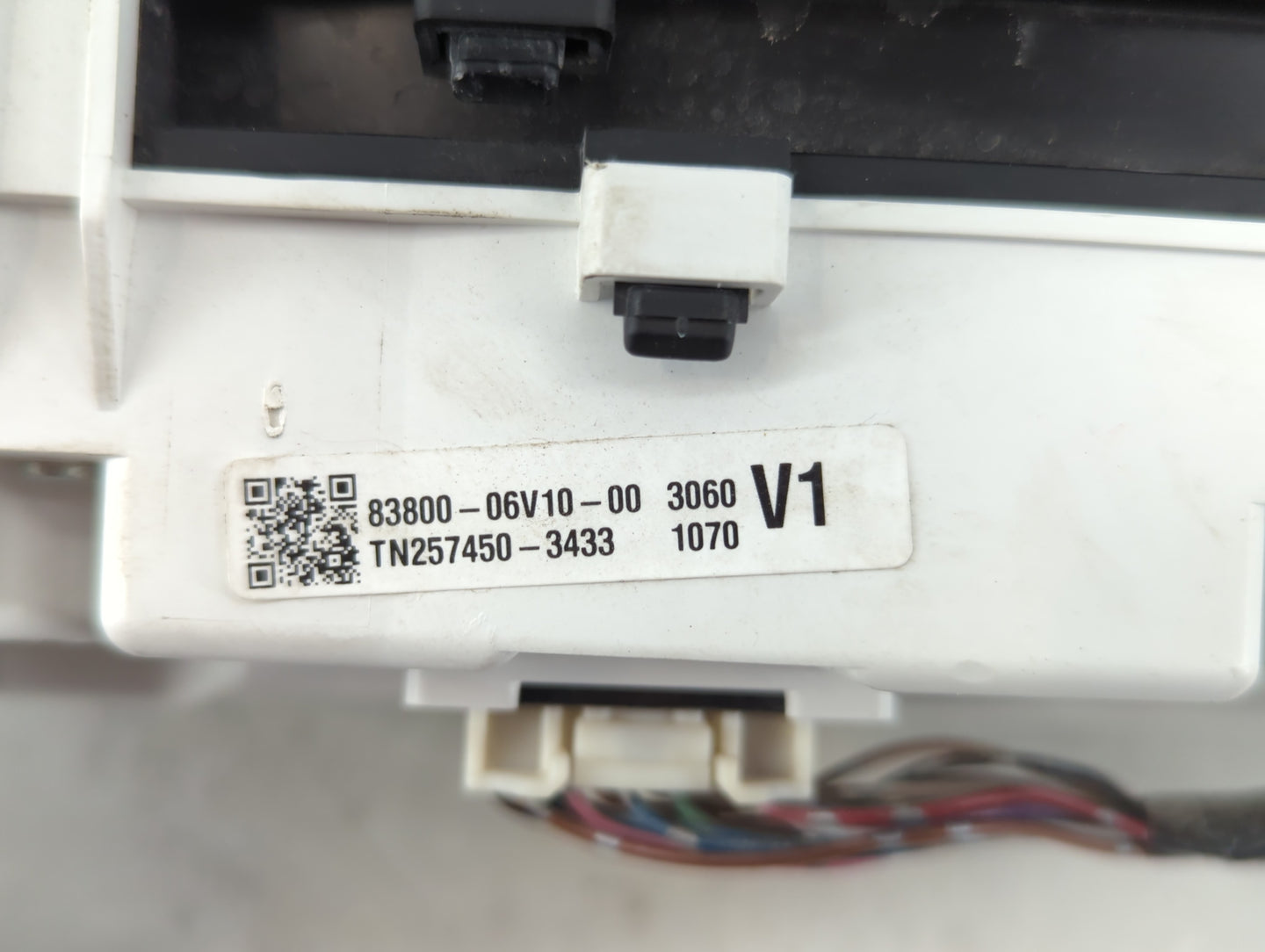 2010-2011 Toyota Camry Instrument Cluster Speedometer Gauges P/N:TN257450-3433 83800-06V10-00 Fits Fits 2010 2011 OEM Used Auto Parts - Oemusedautoparts1.com