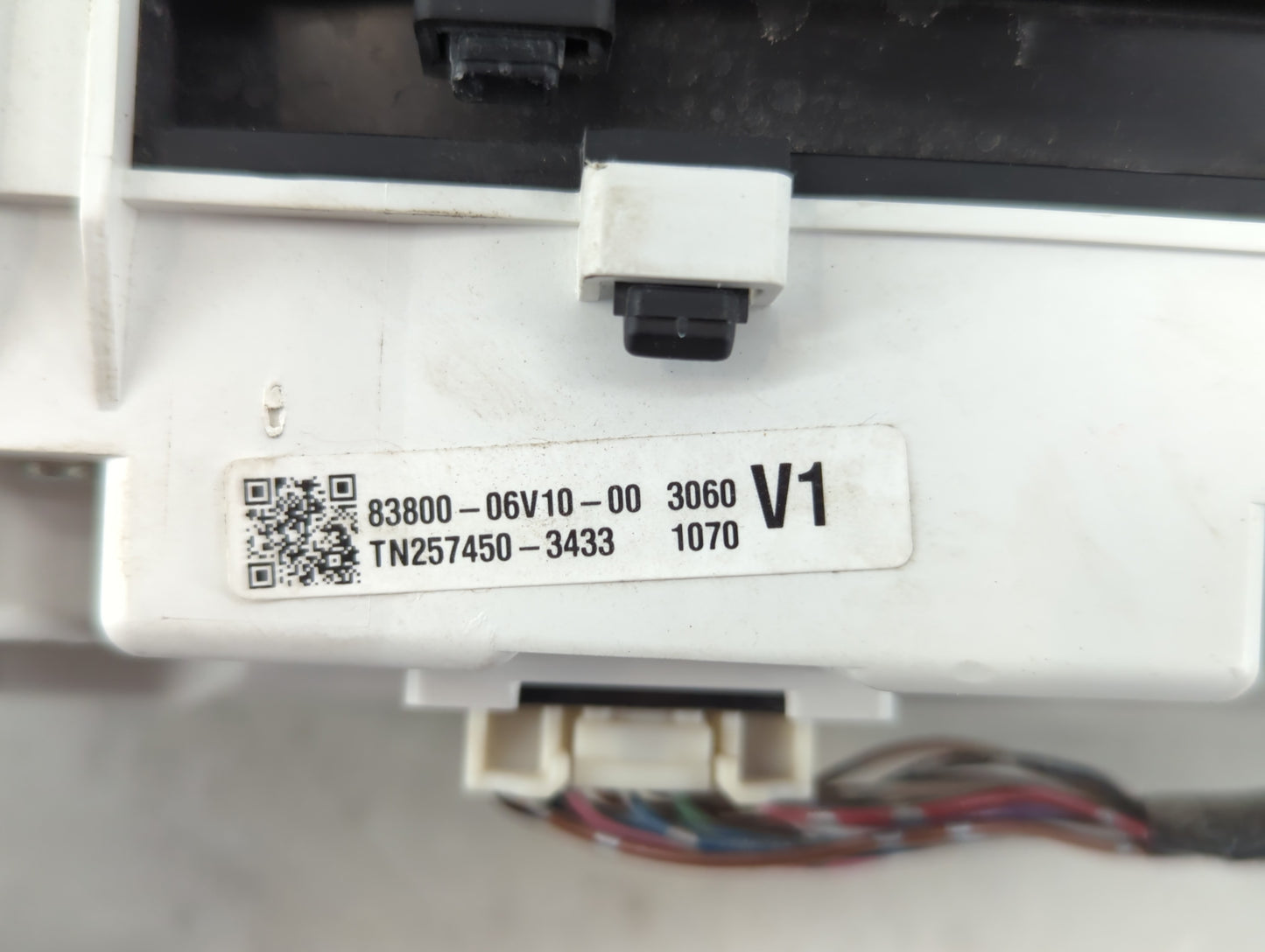 2010-2011 Toyota Camry Instrument Cluster Speedometer Gauges P/N:TN257450-3433 83800-06V10-00 Fits Fits 2010 2011 OEM Used Auto Parts - Oemusedautoparts1.com