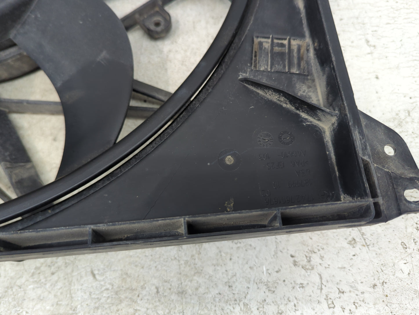 2010 Bmw Uc-1/8 Electric Radiator Cooling Fan Motor Assembly P/N:17427601176-03 M149991-B, 17427601676, 161419 10 Fits OEM U
