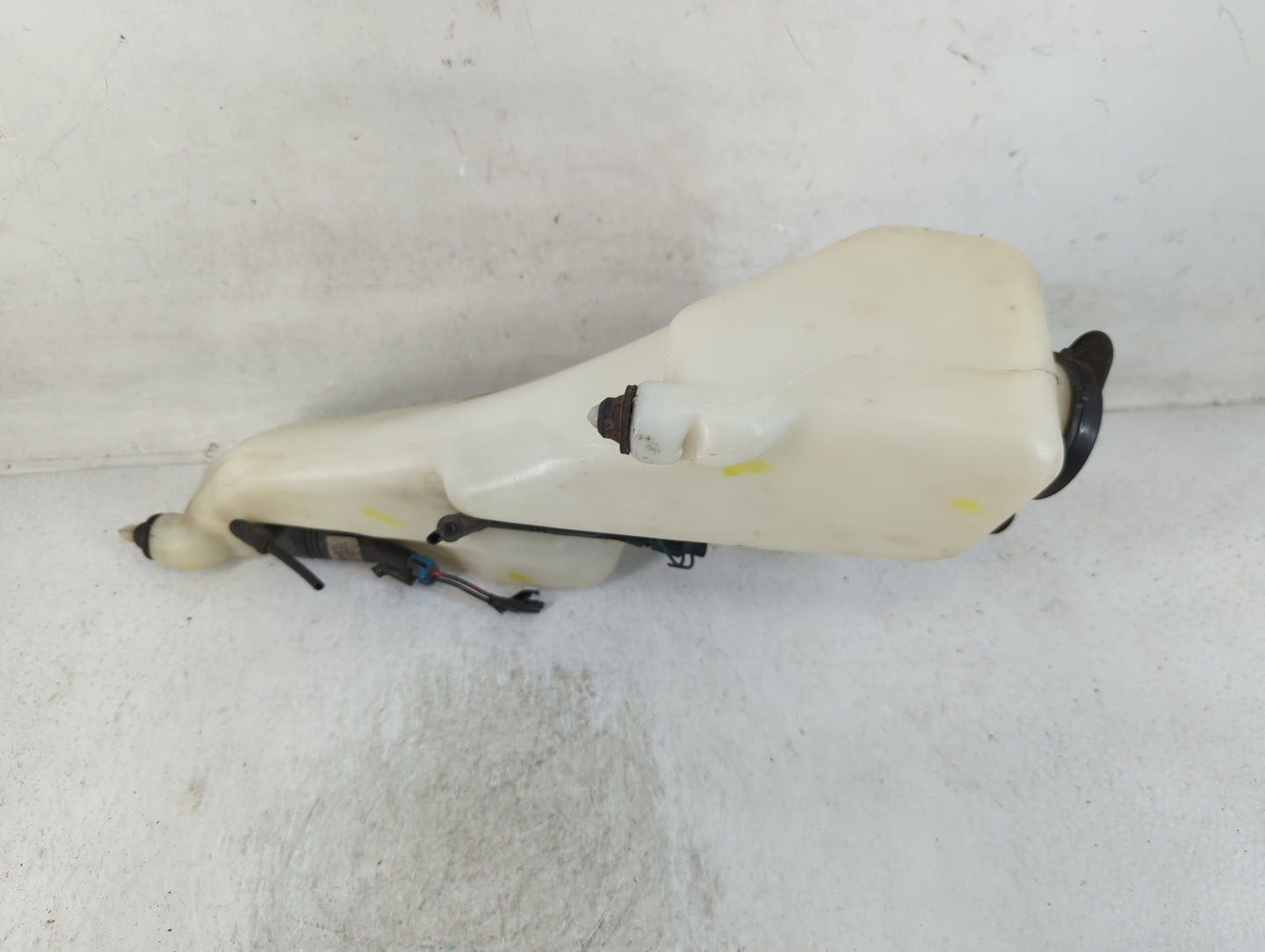 Oldsmobile Bravado Windshield Washer Fluid Reservoir Bottle Oem - Oemusedautoparts1.com
