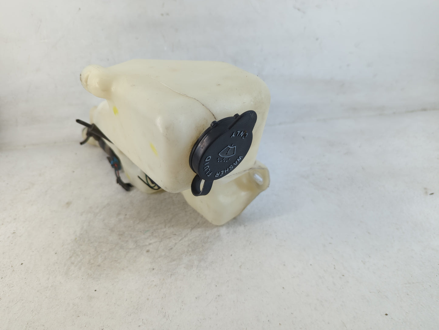 Oldsmobile Bravado Windshield Washer Fluid Reservoir Bottle Oem - Oemusedautoparts1.com