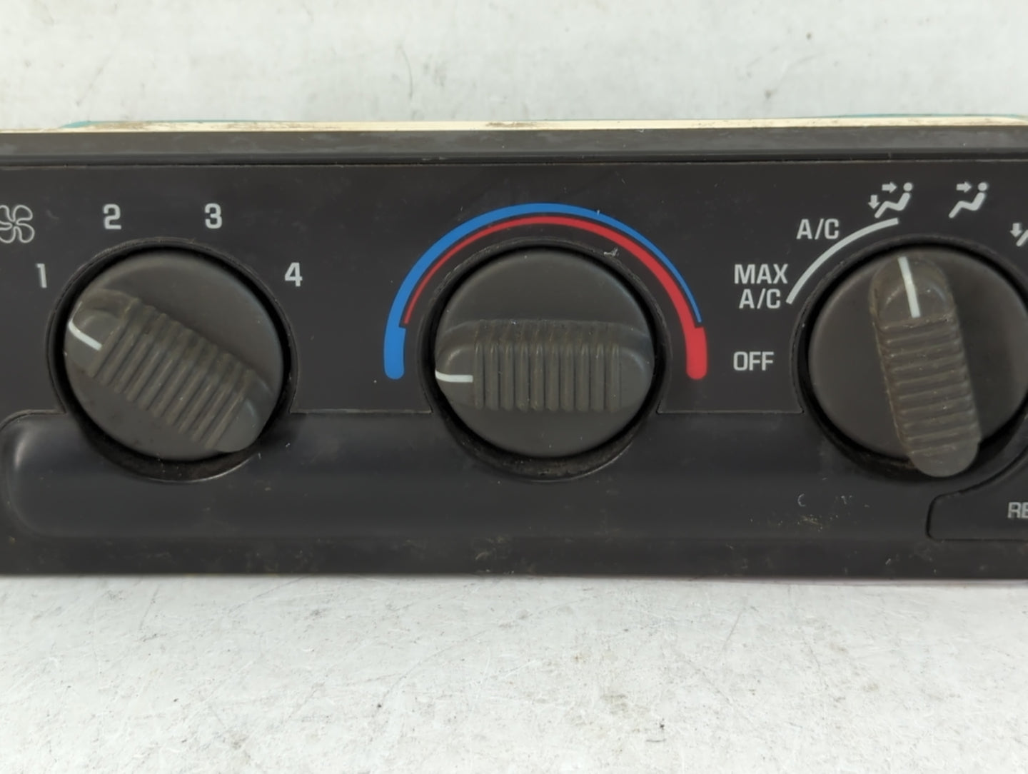 2003-2009 Gmc Envoy Climate Control Module Temperature AC/Heater Replacement P/N:16250535 Fits OEM Used Auto Parts - Oemusedautoparts1.com