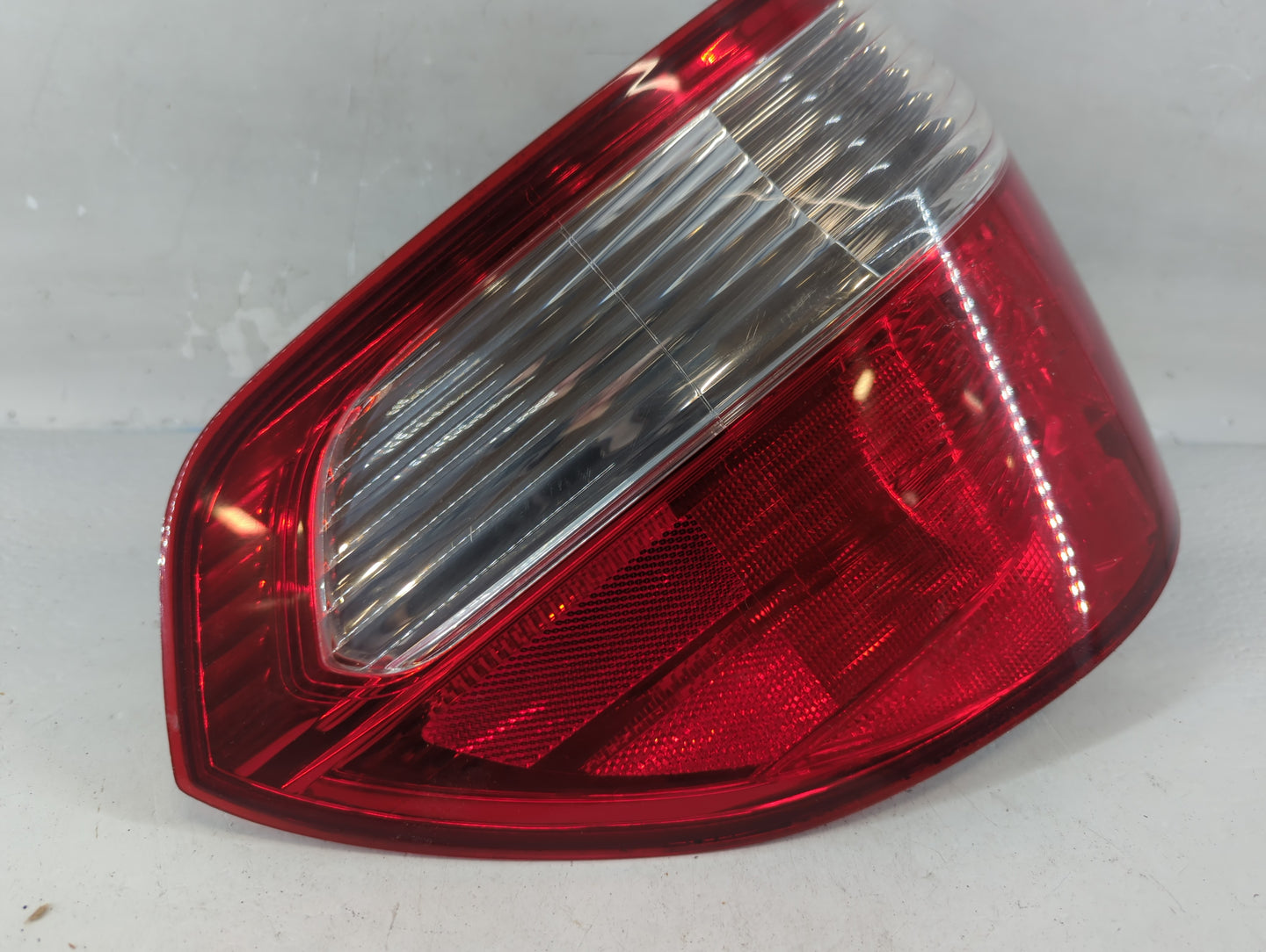 2005-2006 Honda Odyssey Tail Light Assembly Driver Left OEM P/N:W21/5W #7443 Fits Fits 2005 2006 OEM Used Auto Parts - Oemusedautoparts1.com