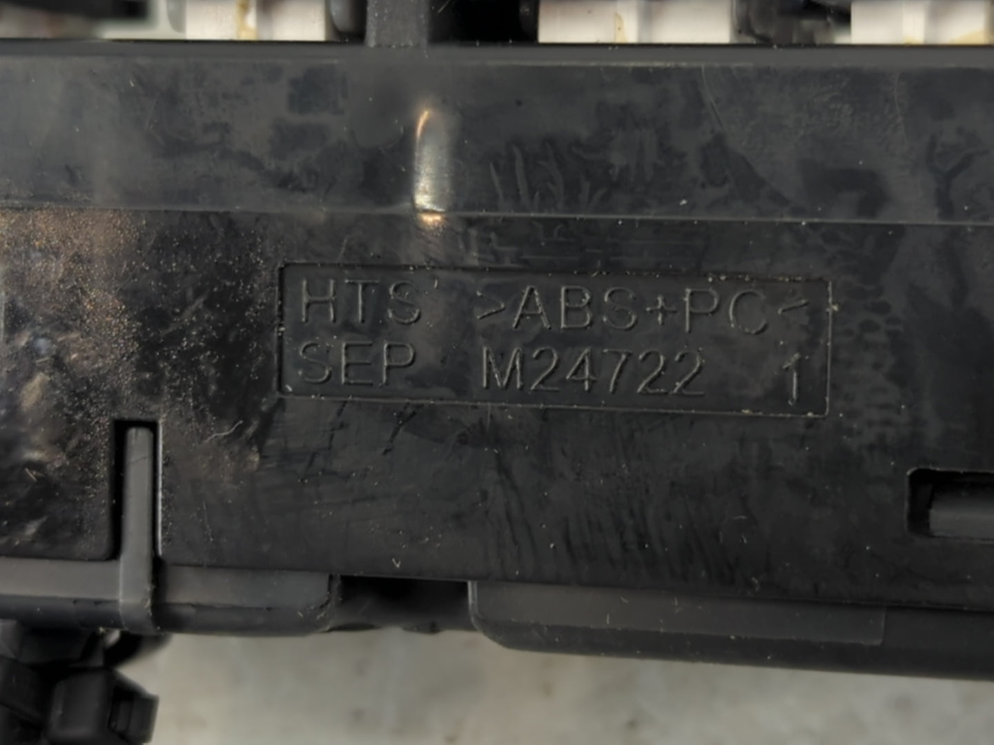 2004-2008 Acura Tl Climate Control Module Temperature AC/Heater Replacement P/N:M24722 Fits Fits 2004 2005 2006 2007 2008 OEM Used Auto Parts - Oemusedautoparts1.com