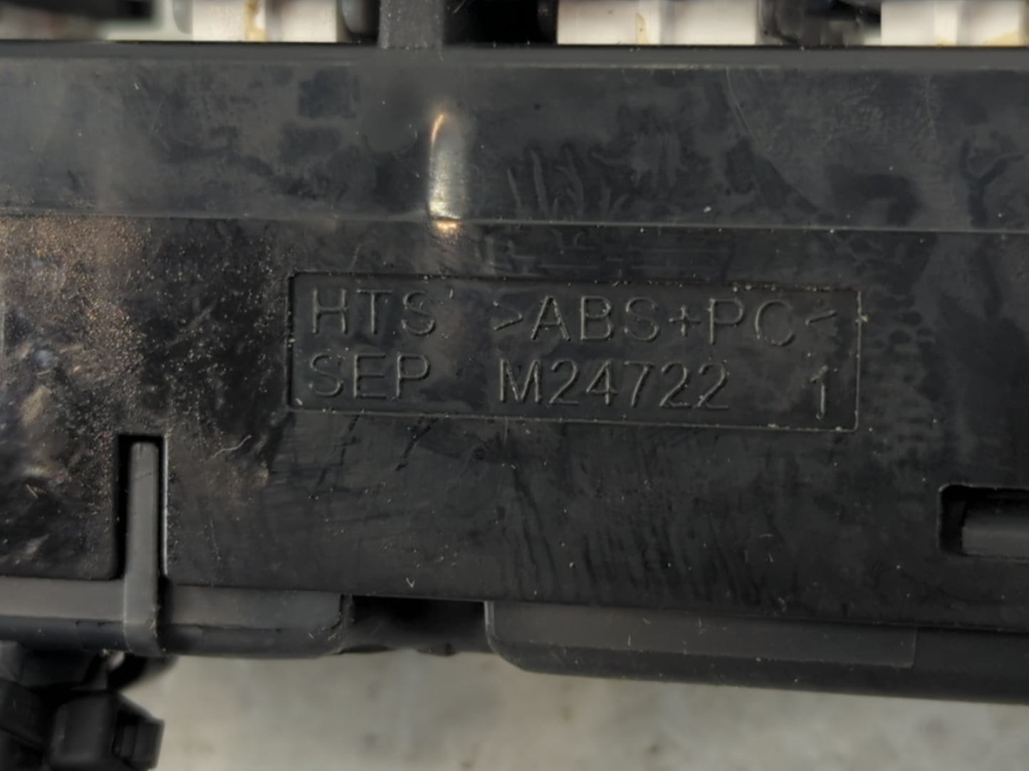 2004-2008 Acura Tl Climate Control Module Temperature AC/Heater Replacement P/N:M24722 Fits Fits 2004 2005 2006 2007 2008 OEM Used Auto Parts - Oemusedautoparts1.com