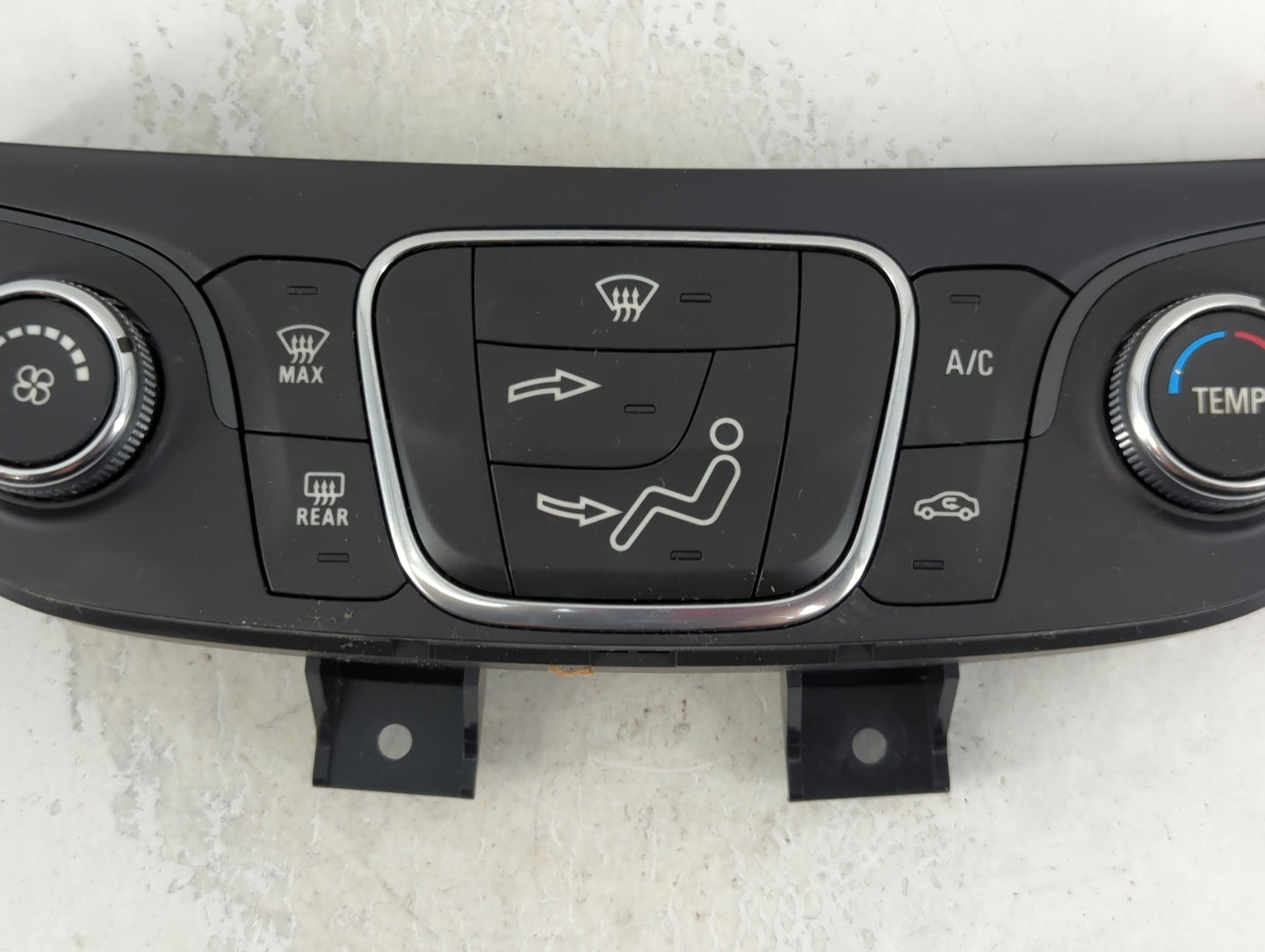 2019-2021 Chevrolet Equinox Climate Control Module Temperature AC/Heater Replacement P/N:84422503 Fits Fits 2019 2020 2021 OEM Used Auto Parts - Oemusedautoparts1.com