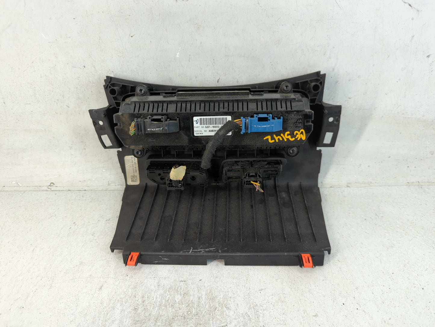 2017 Ford Escape Climate Control Module Temperature AC/Heater Replacement P/N:GJ5T-18C612-EA Fits OEM Used Auto Parts - Oemusedautoparts1.com