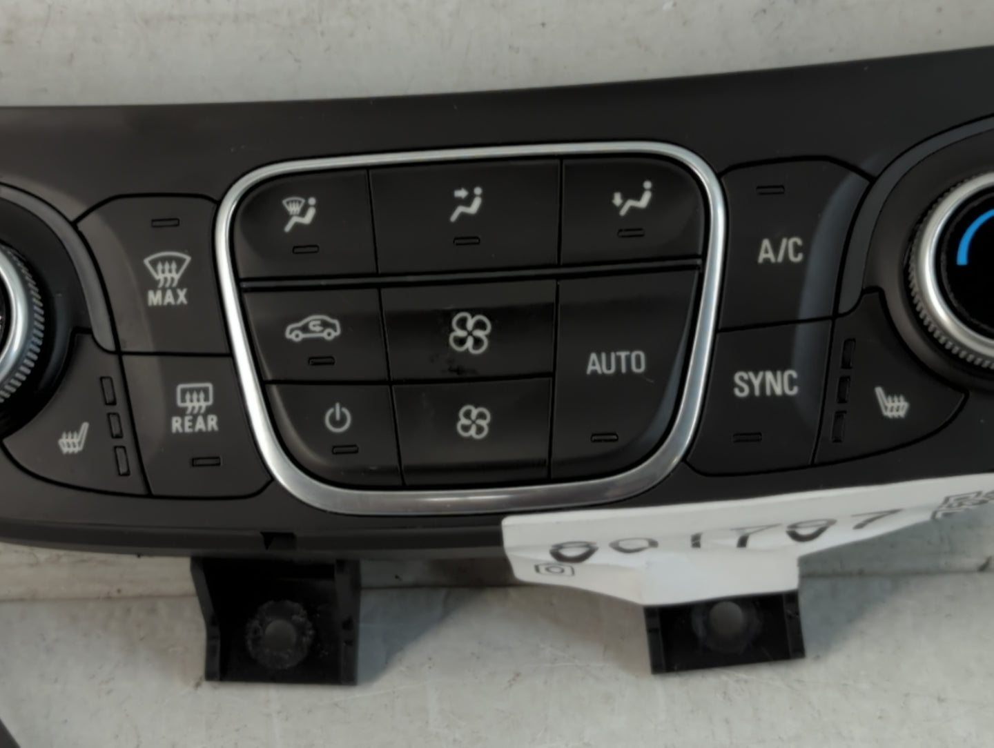 2018 Chevrolet Equinox Climate Control Module Temperature AC/Heater Replacement P/N:84175394 Fits OEM Used Auto Parts - Oemusedautoparts1.com