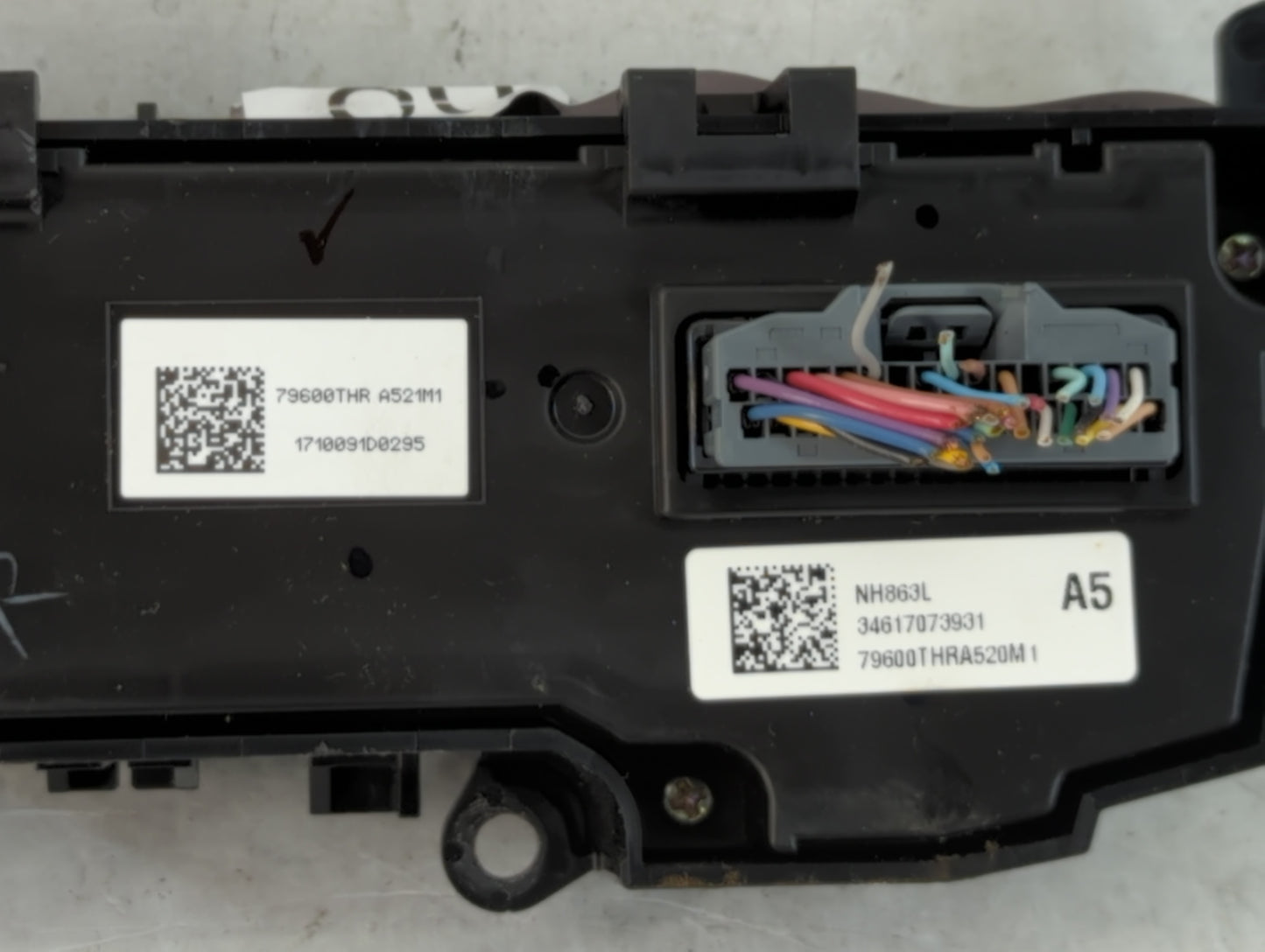 2018 Honda Odyssey Climate Control Module Temperature AC/Heater Replacement P/N:79600THRA520M1 Fits OEM Used Auto Parts - Oemusedautoparts1.com