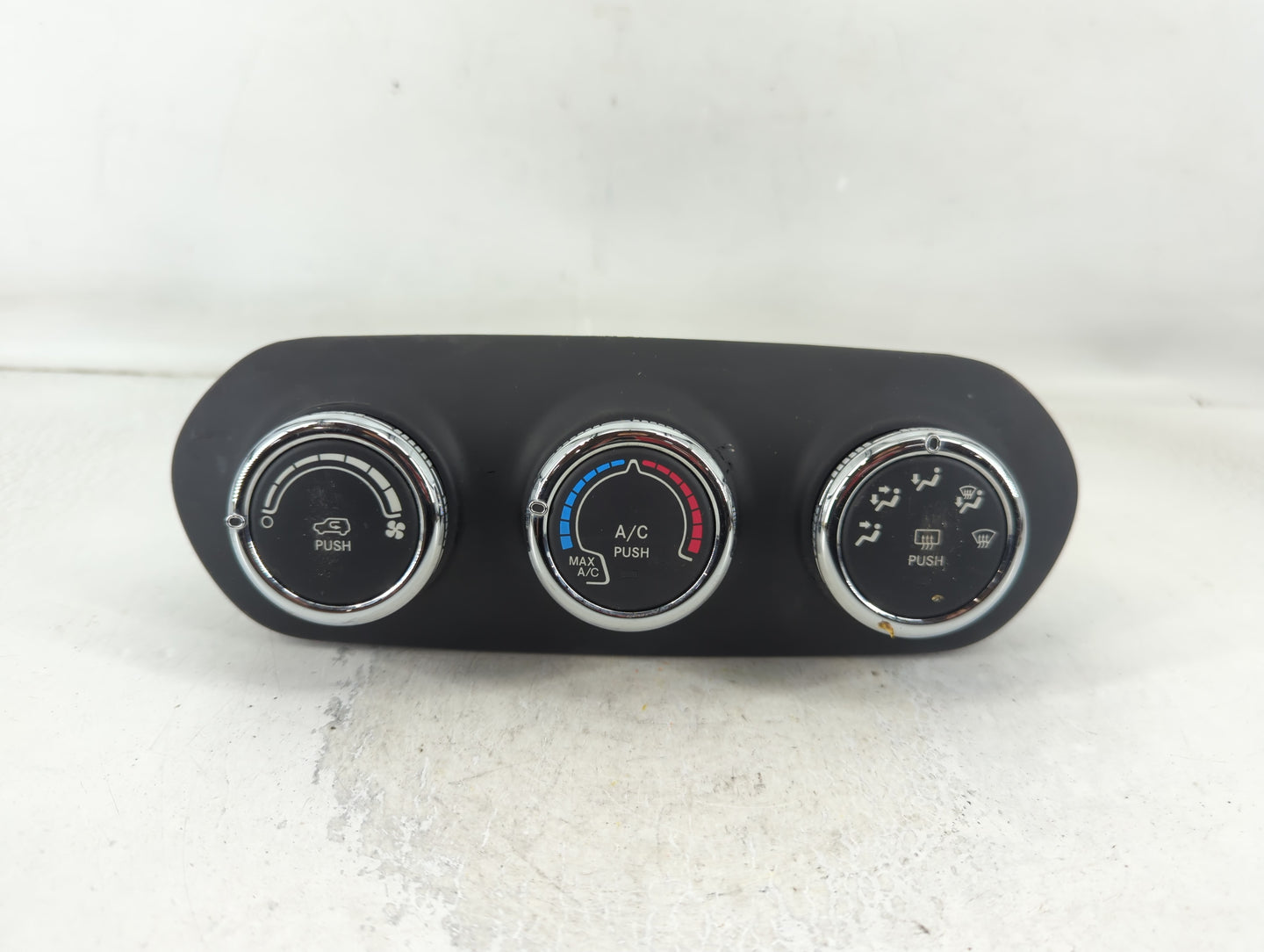 2017 Jeep Renegade Climate Control Module Temperature AC/Heater Replacement P/N:838744Z Fits OEM Used Auto Parts - Oemusedautoparts1.com