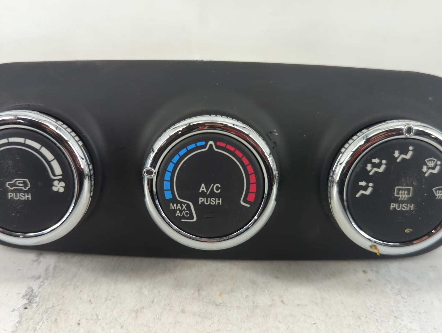 2017 Jeep Renegade Climate Control Module Temperature AC/Heater Replacement P/N:838744Z Fits OEM Used Auto Parts - Oemusedautoparts1.com