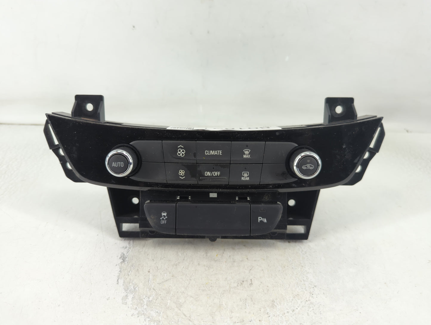 2017 Buick Lacrosse Climate Control Module Temperature AC/Heater Replacement P/N:84138219 Fits OEM Used Auto Parts - Oemusedautoparts1.com