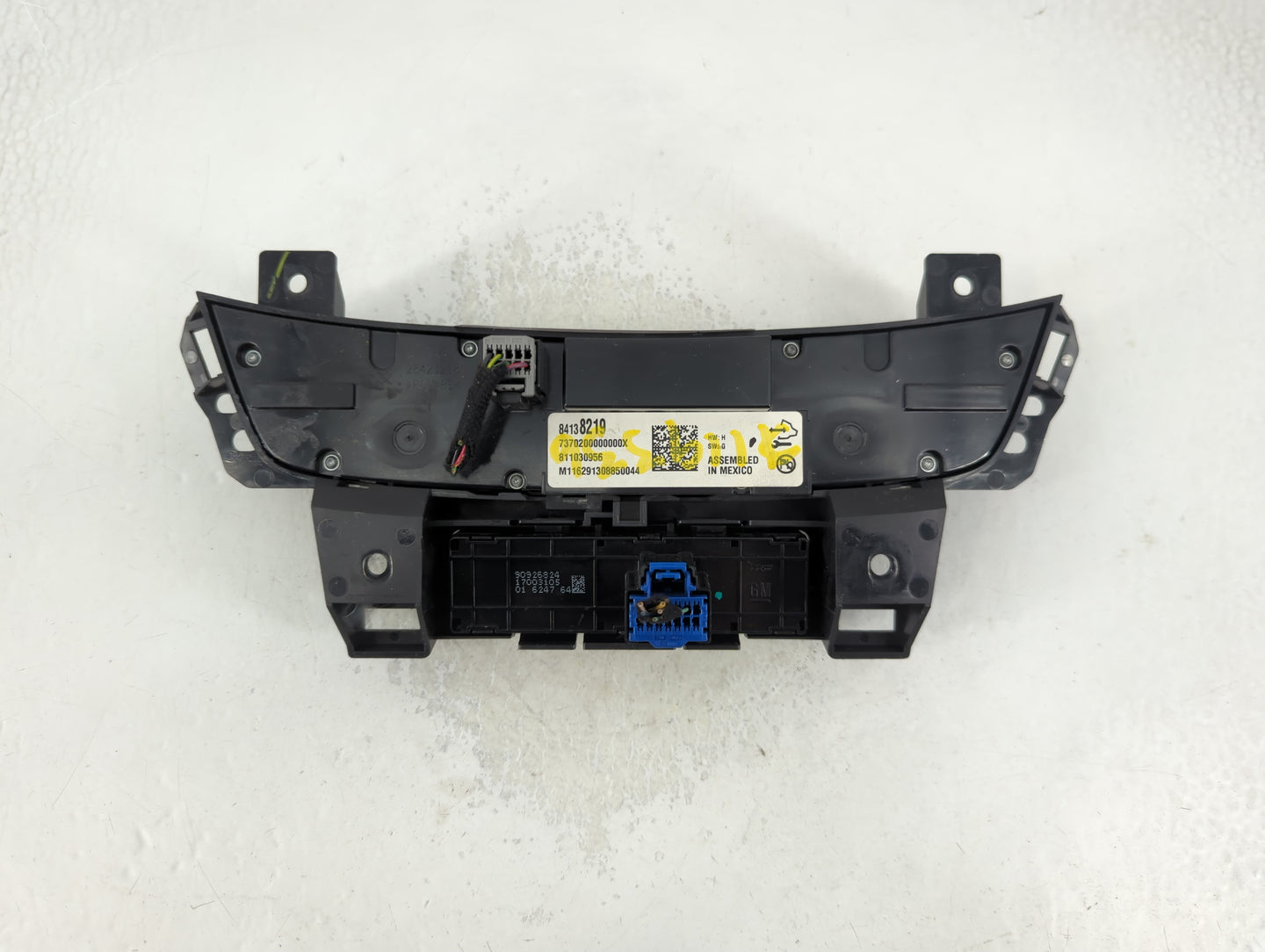 2017 Buick Lacrosse Climate Control Module Temperature AC/Heater Replacement P/N:84138219 Fits OEM Used Auto Parts - Oemusedautoparts1.com