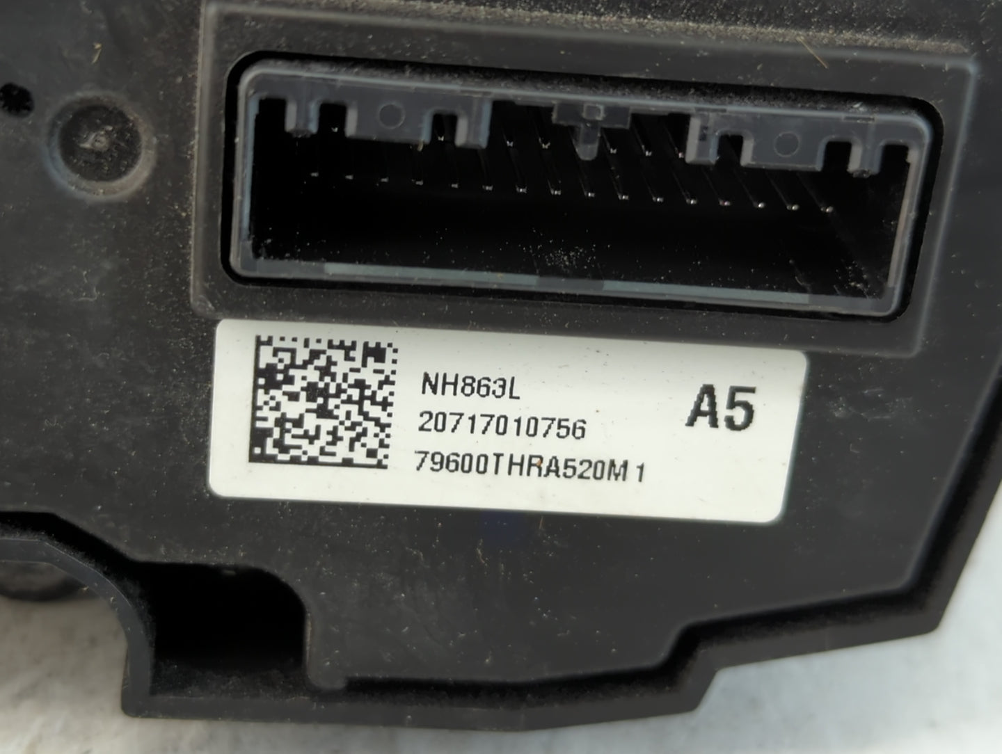 2018 Honda Odyssey Climate Control Module Temperature AC/Heater Replacement P/N:79600THRA520M1 Fits OEM Used Auto Parts - Oemusedautoparts1.com