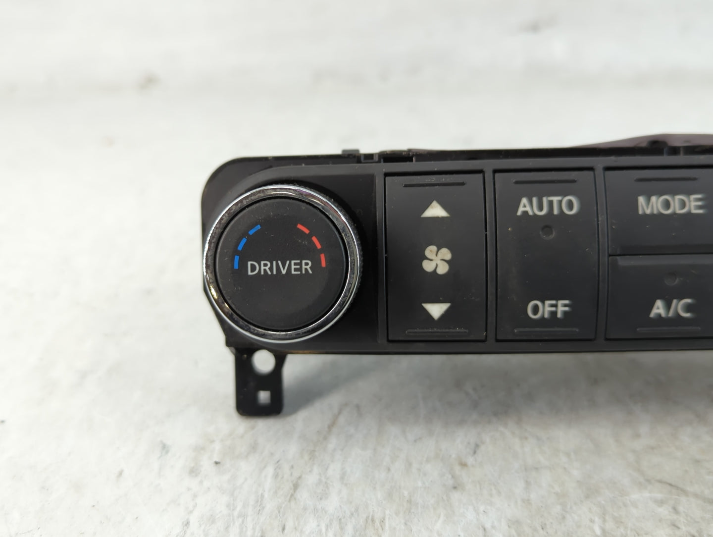 2007-2008 Nissan Maxima Climate Control Module Temperature AC/Heater Replacement P/N:27500 ZK30A Fits Fits 2007 2008 OEM Used Auto Parts - Oemusedautoparts1.com