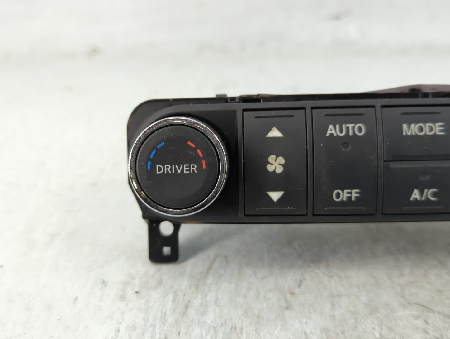 2007-2008 Nissan Maxima Climate Control Module Temperature AC/Heater Replacement P/N:27500 ZK30A Fits Fits 2007 2008 OEM Used Auto Parts - Oemusedautoparts1.com