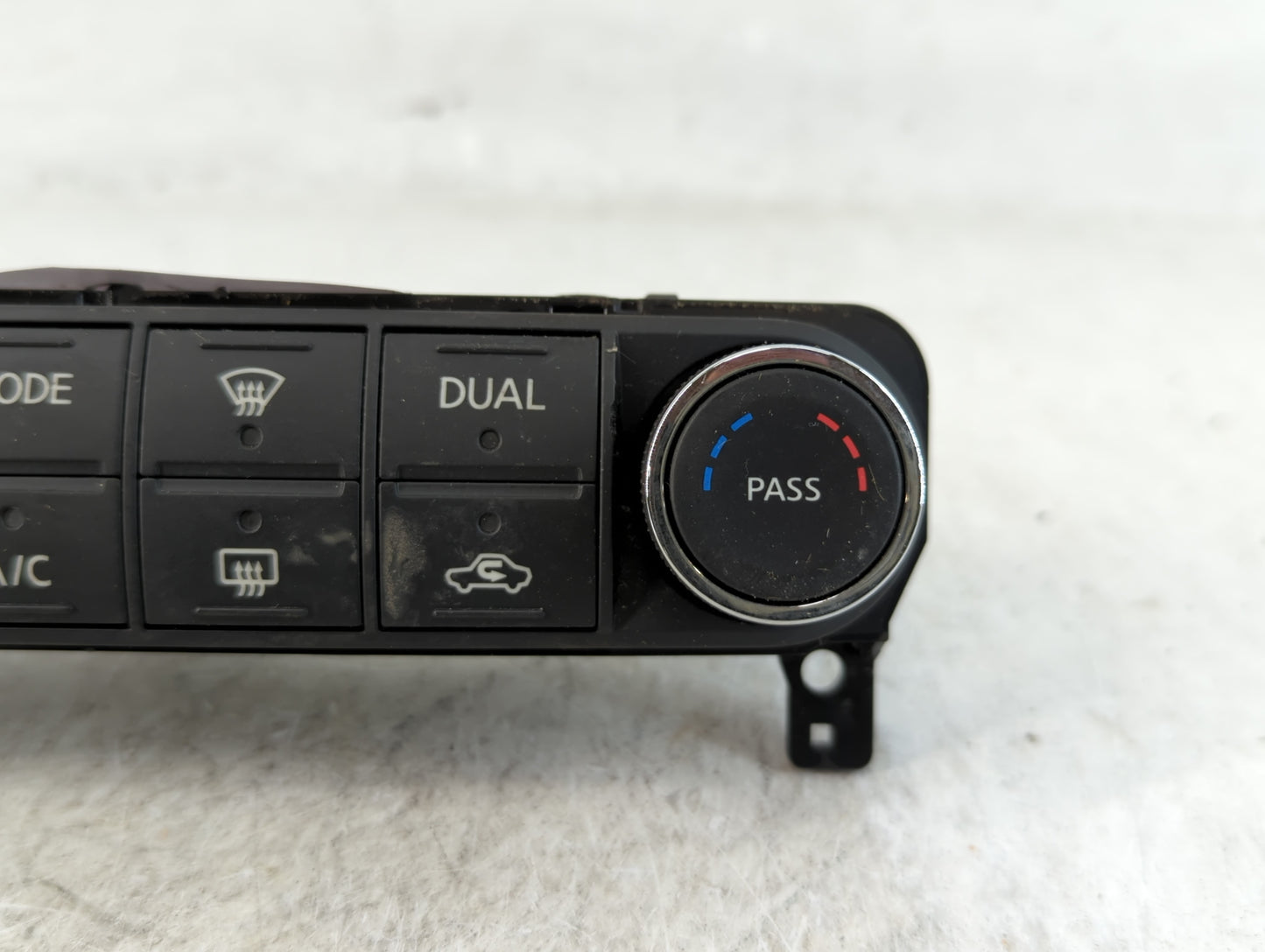 2007-2008 Nissan Maxima Climate Control Module Temperature AC/Heater Replacement P/N:27500 ZK30A Fits Fits 2007 2008 OEM Used Auto Parts - Oemusedautoparts1.com