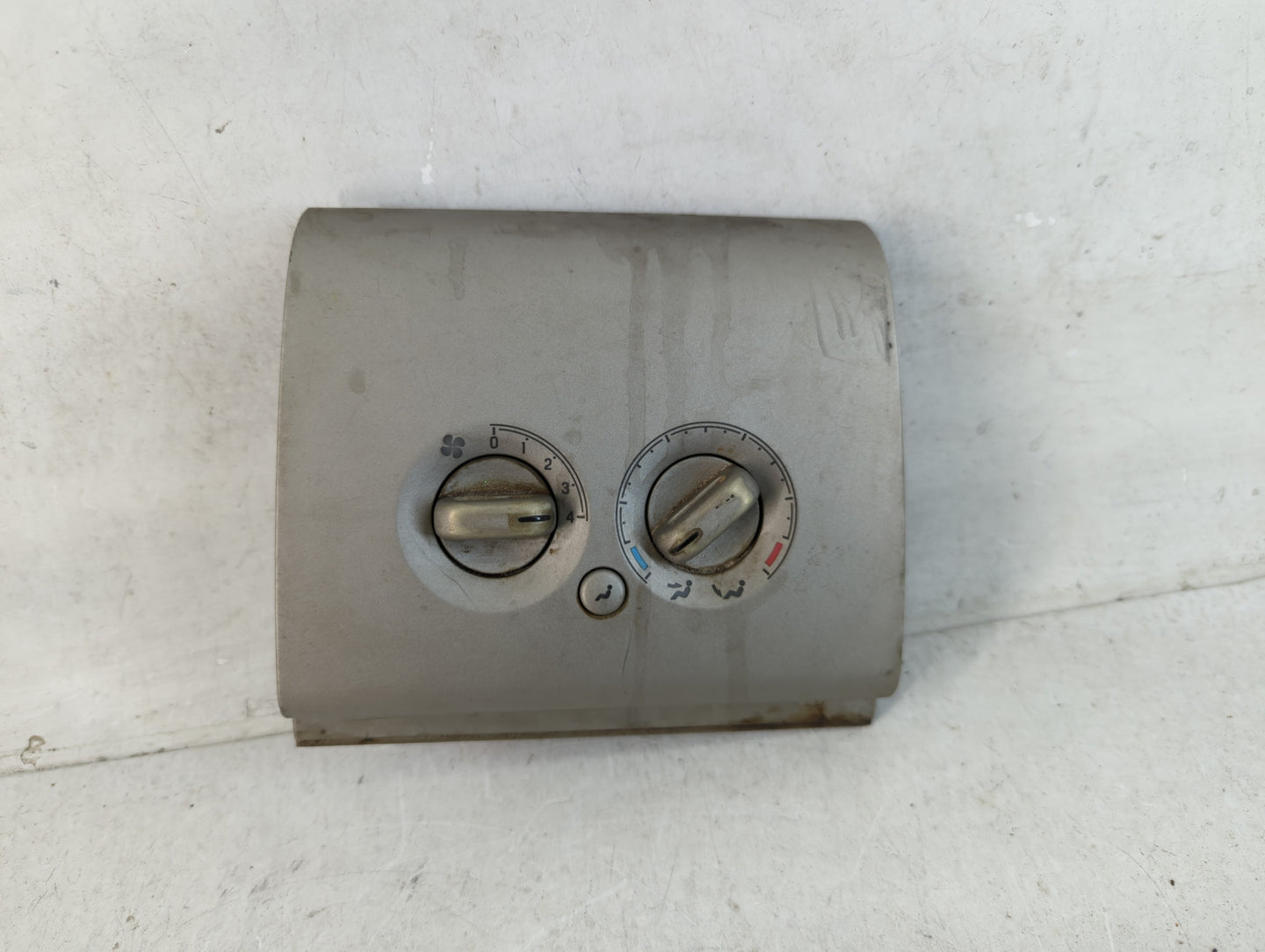 2003-2005 Lincoln Aviator Climate Control Module Temperature AC/Heater Replacement Fits Fits 2003 2004 2005 OEM Used Auto Parts - Oemusedautoparts1.com