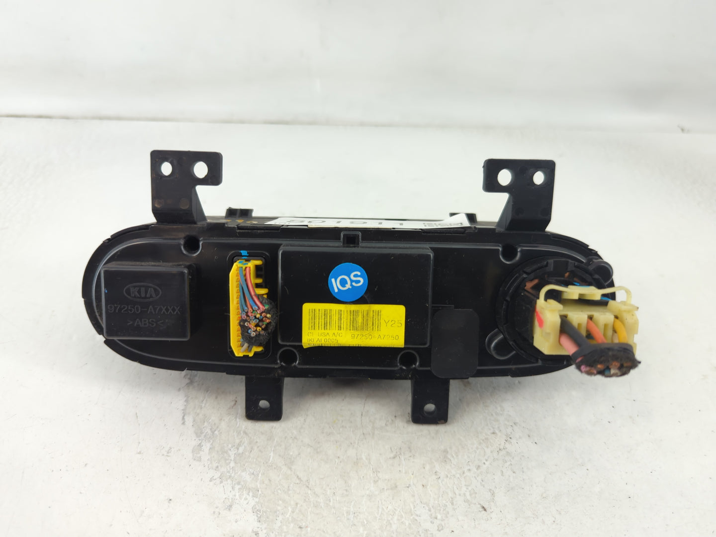 2014-2016 Kia Forte Climate Control Module Temperature AC/Heater Replacement P/N:97250-A7250 Fits Fits 2014 2015 2016 OEM Used Auto Parts - Oemusedautoparts1.com