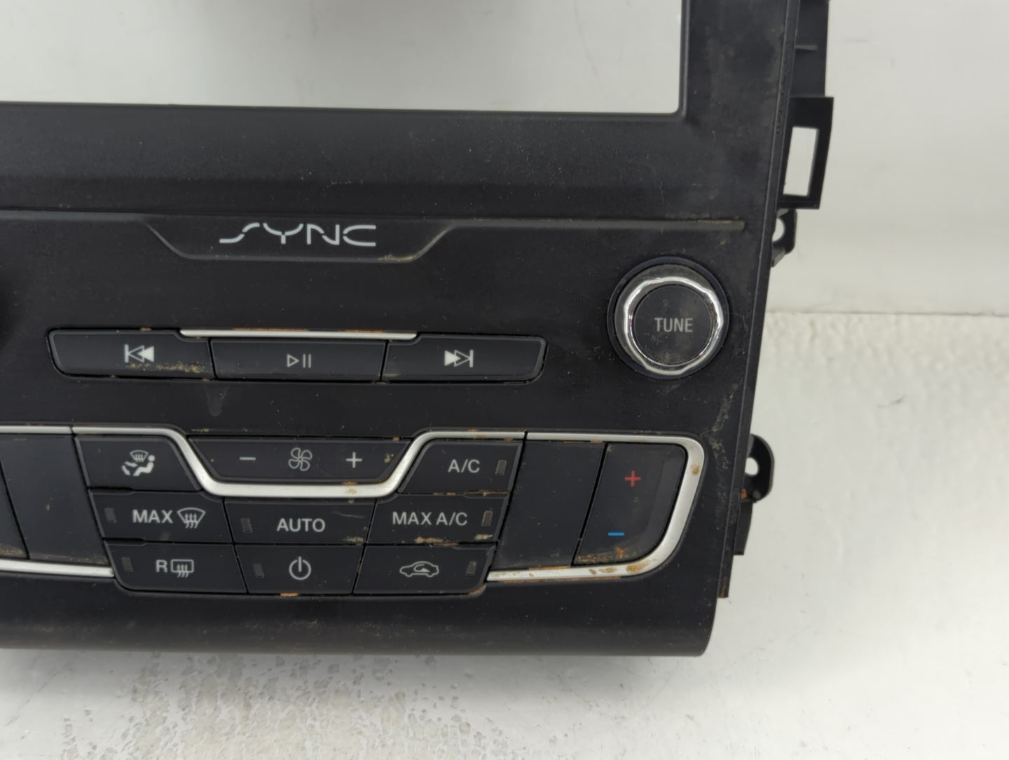 2019-2020 Ford Fusion Radio AM FM Cd Player Receiver Replacement P/N:KS7T-18E245-CGE Fits Fits 2019 2020 OEM Used Auto Parts - Oemusedautoparts1.com