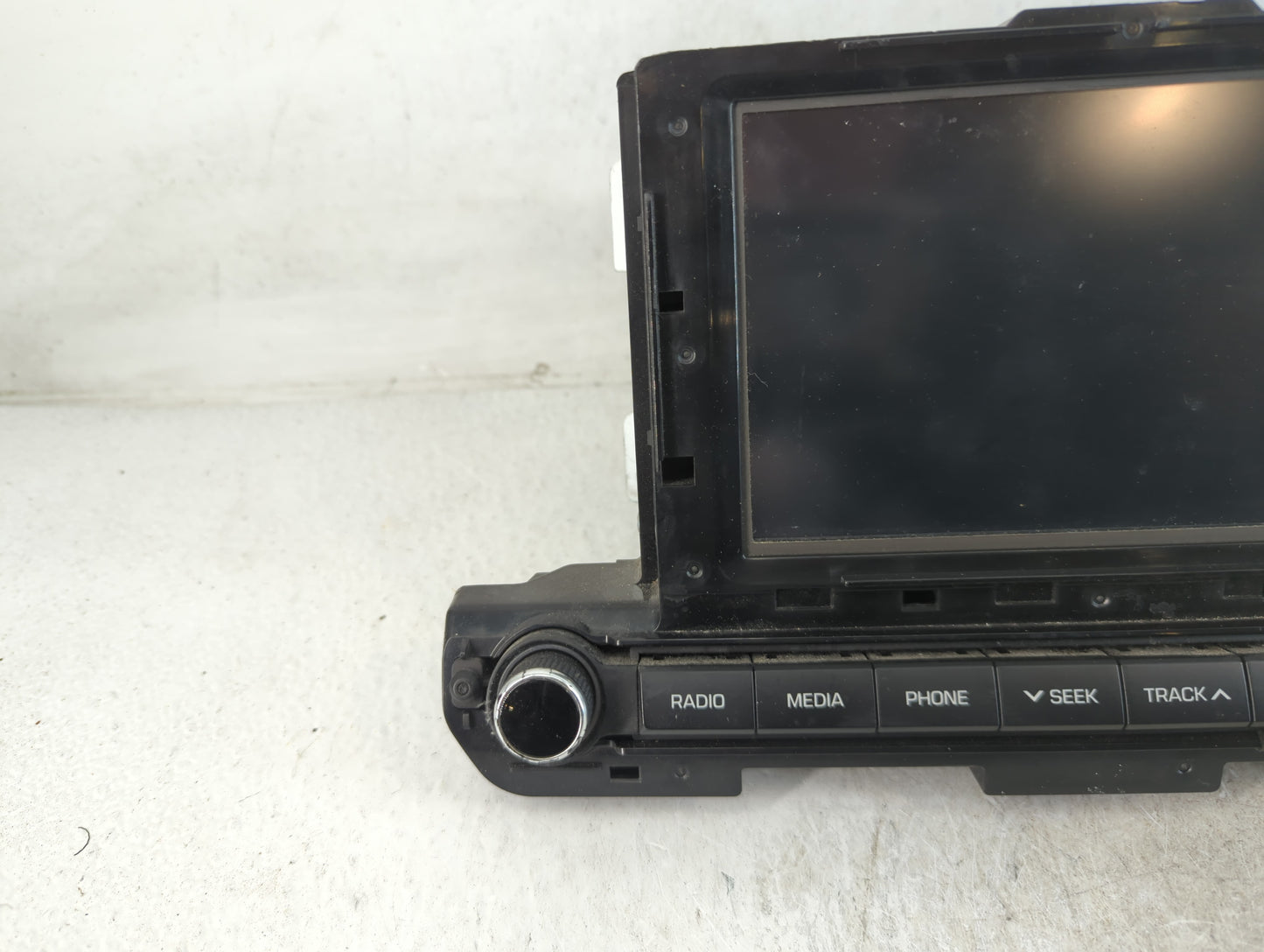 2017-2018 Hyundai Elantra Radio AM FM Cd Player Receiver Replacement P/N:96160-F2100UAT Fits Fits 2017 2018 OEM Used Auto Parts - Oemusedautoparts1.com