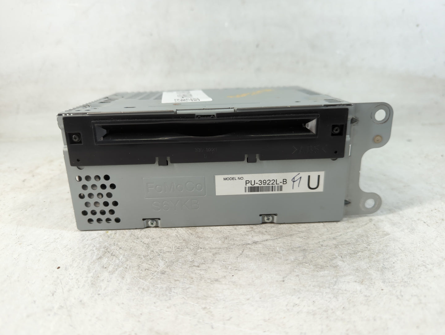 2016-2017 Ford Explorer Radio AM FM Cd Player Receiver Replacement P/N:GB5T-19C107-BG Fits Fits 2016 2017 OEM Used Auto Parts - Oemusedautoparts1.com