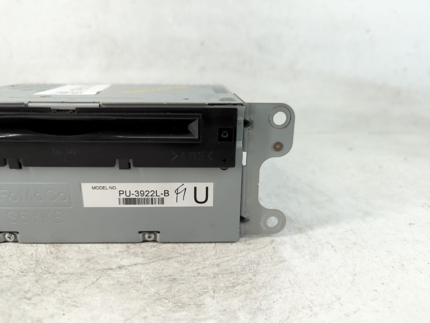 2016-2017 Ford Explorer Radio AM FM Cd Player Receiver Replacement P/N:GB5T-19C107-BG Fits Fits 2016 2017 OEM Used Auto Parts - Oemusedautoparts1.com