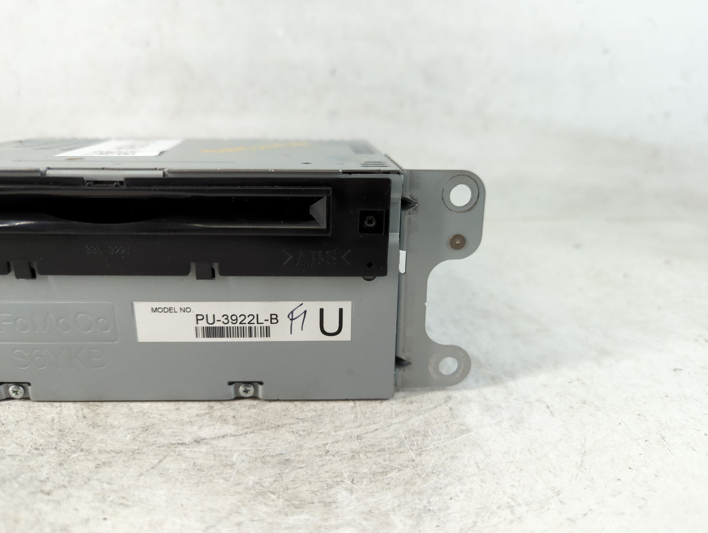 2016-2017 Ford Explorer Radio AM FM Cd Player Receiver Replacement P/N:GB5T-19C107-BG Fits Fits 2016 2017 OEM Used Auto Parts - Oemusedautoparts1.com