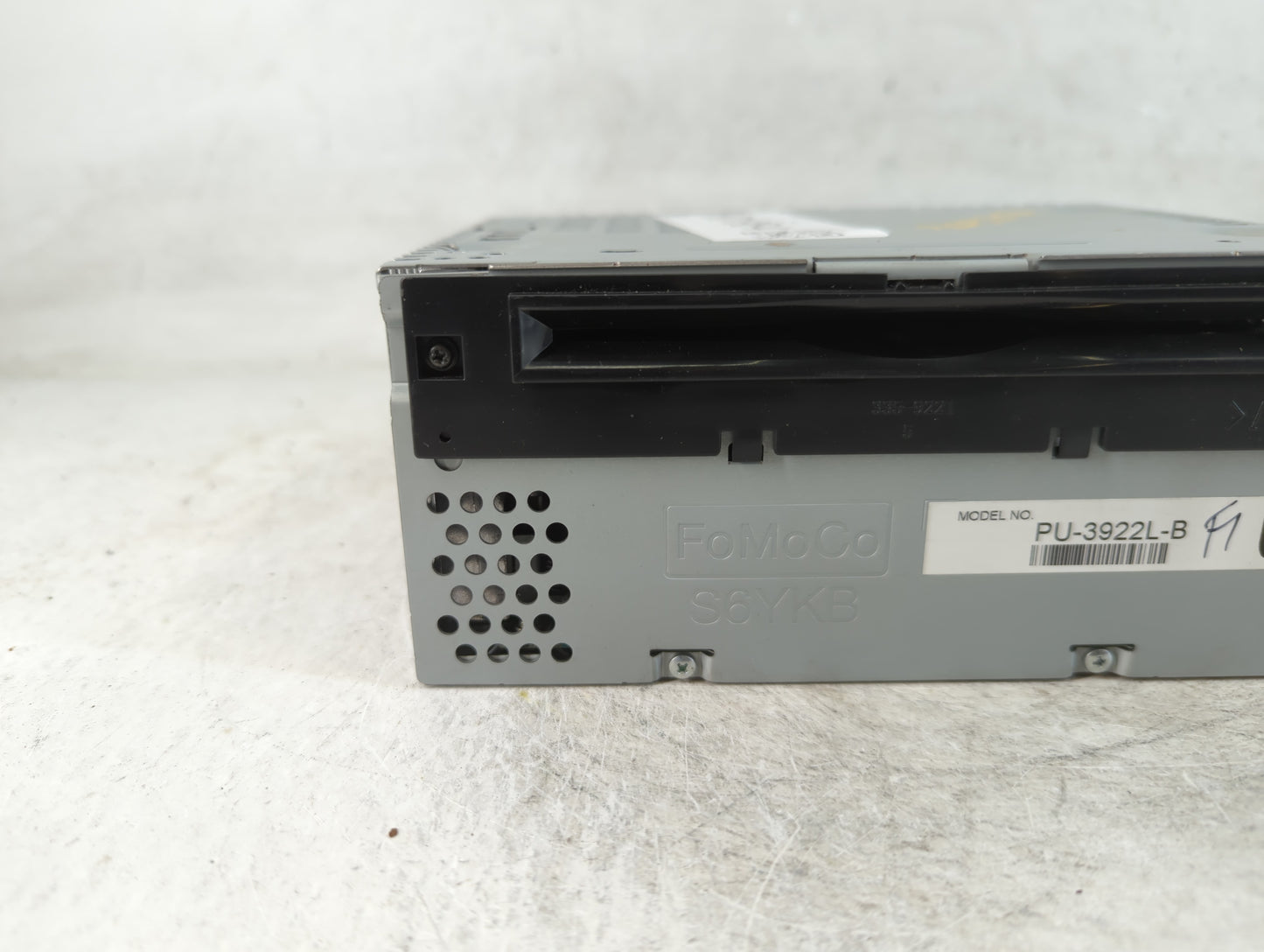 2016-2017 Ford Explorer Radio AM FM Cd Player Receiver Replacement P/N:GB5T-19C107-BG Fits Fits 2016 2017 OEM Used Auto Parts - Oemusedautoparts1.com