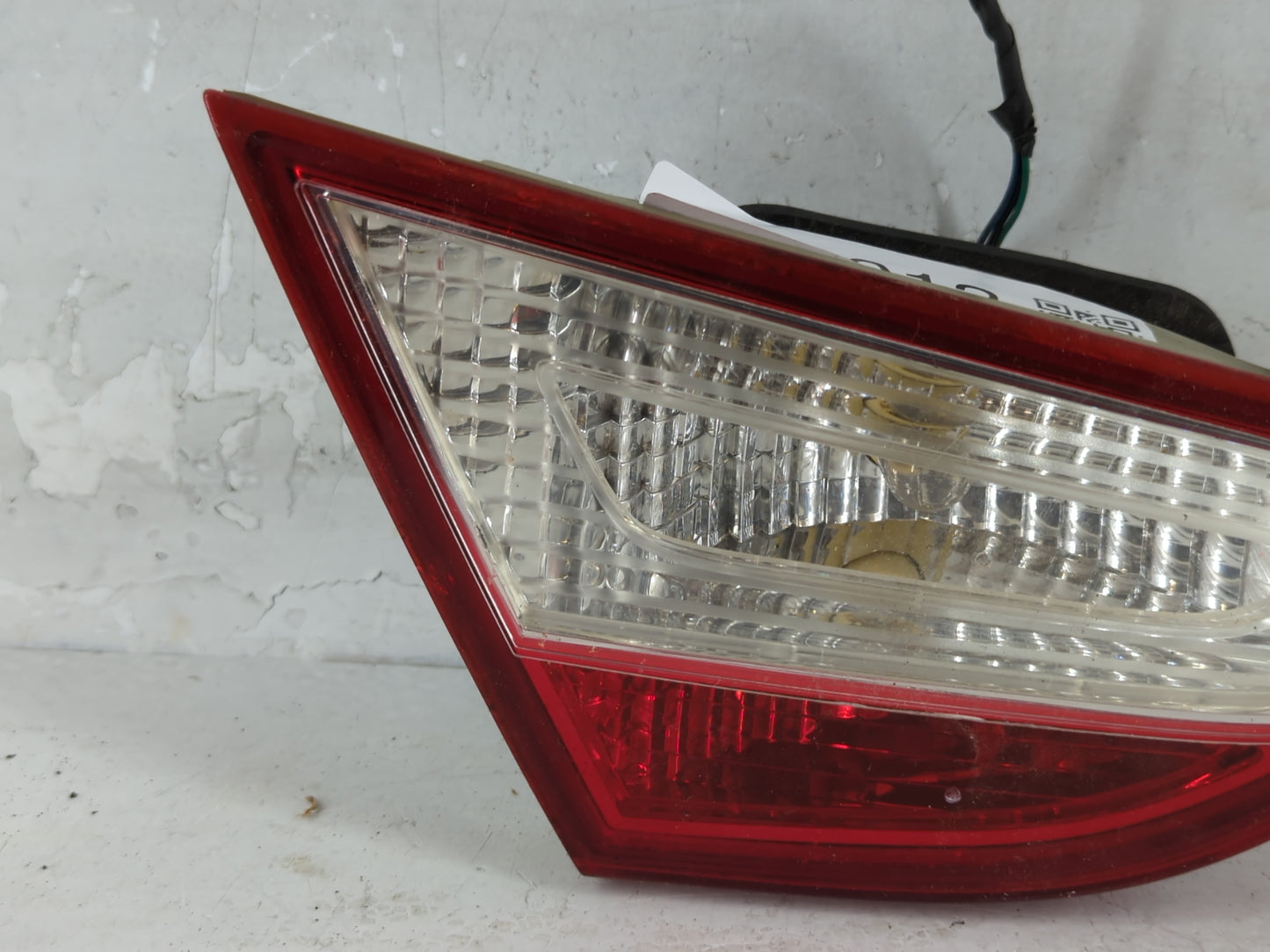 2011-2014 Hyundai Sonata Tail Light Assembly Driver Left OEM P/N:92403-3Q Fits Fits 2011 2012 2013 2014 OEM Used Auto Parts - Oemusedautoparts1.com