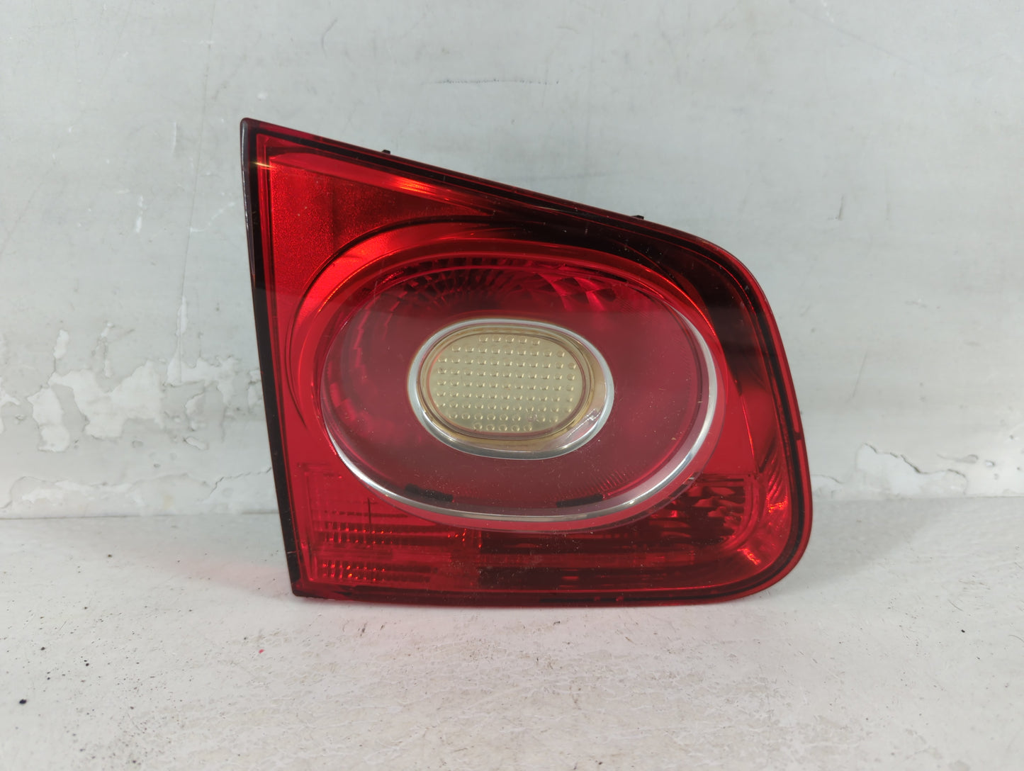 2009-2011 Volkswagen Tiguan Tail Light Assembly Driver Left OEM P/N:5N0 945 093 C Fits Fits 2009 2010 2011 OEM Used Auto Parts - Oemusedautoparts1.com