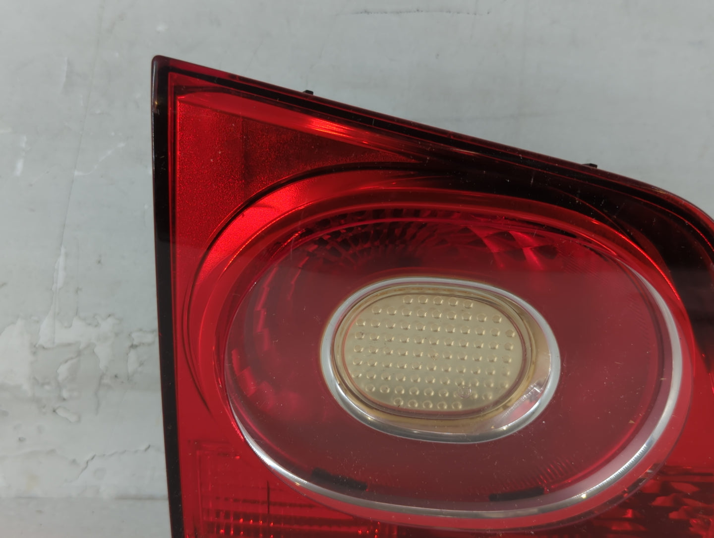 2009-2011 Volkswagen Tiguan Tail Light Assembly Driver Left OEM P/N:5N0 945 093 C Fits Fits 2009 2010 2011 OEM Used Auto Parts - Oemusedautoparts1.com