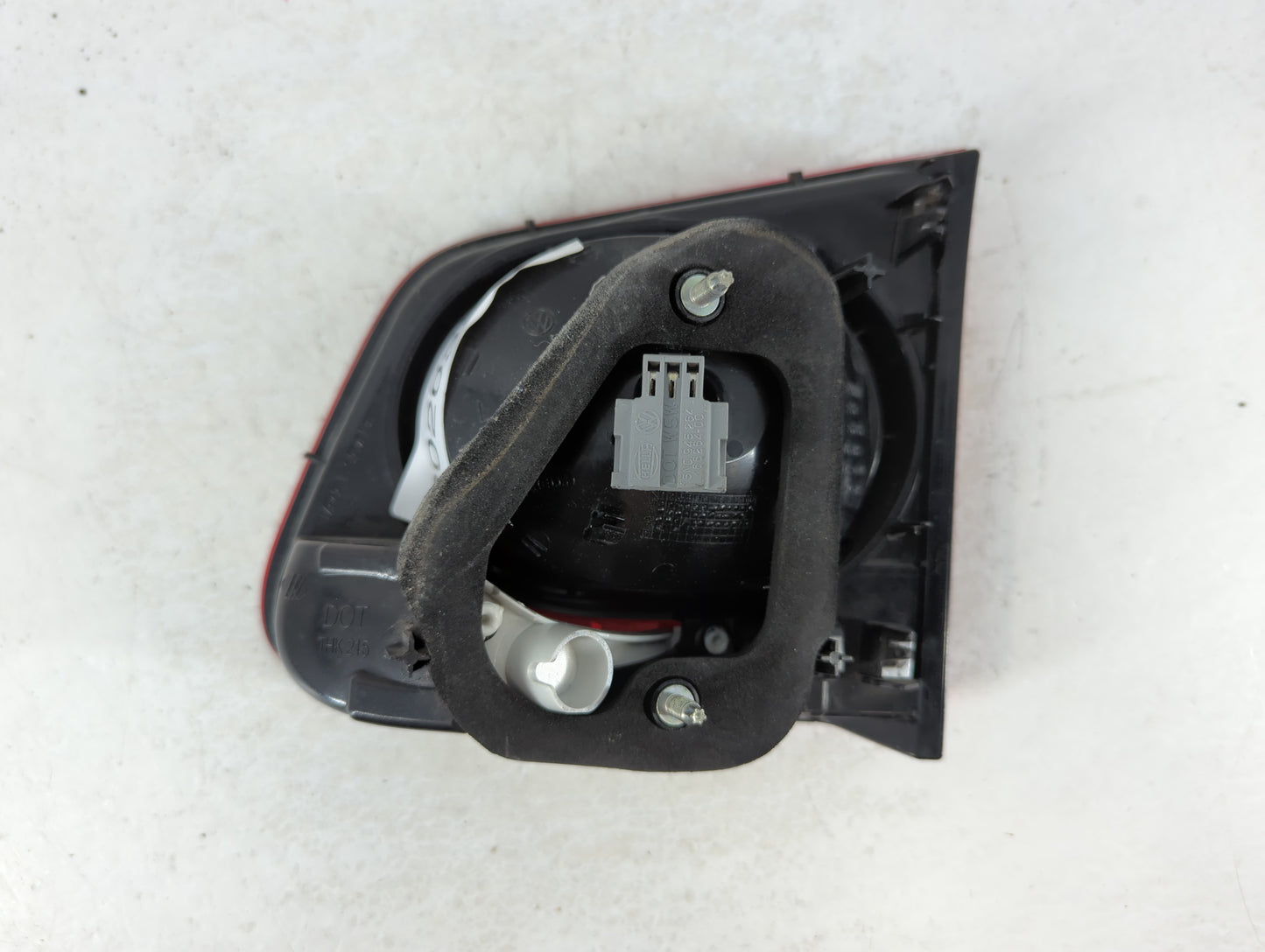 2009-2011 Volkswagen Tiguan Tail Light Assembly Driver Left OEM P/N:5N0 945 093 C Fits Fits 2009 2010 2011 OEM Used Auto Parts - Oemusedautoparts1.com